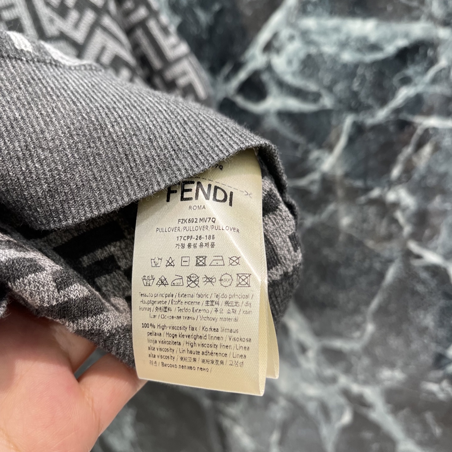 FD 26夏季新款 FF老花针织短袖 经典双F提花设计 棕色与米色搭配 圆领+罗纹饰边 修身剪裁 轻松搭