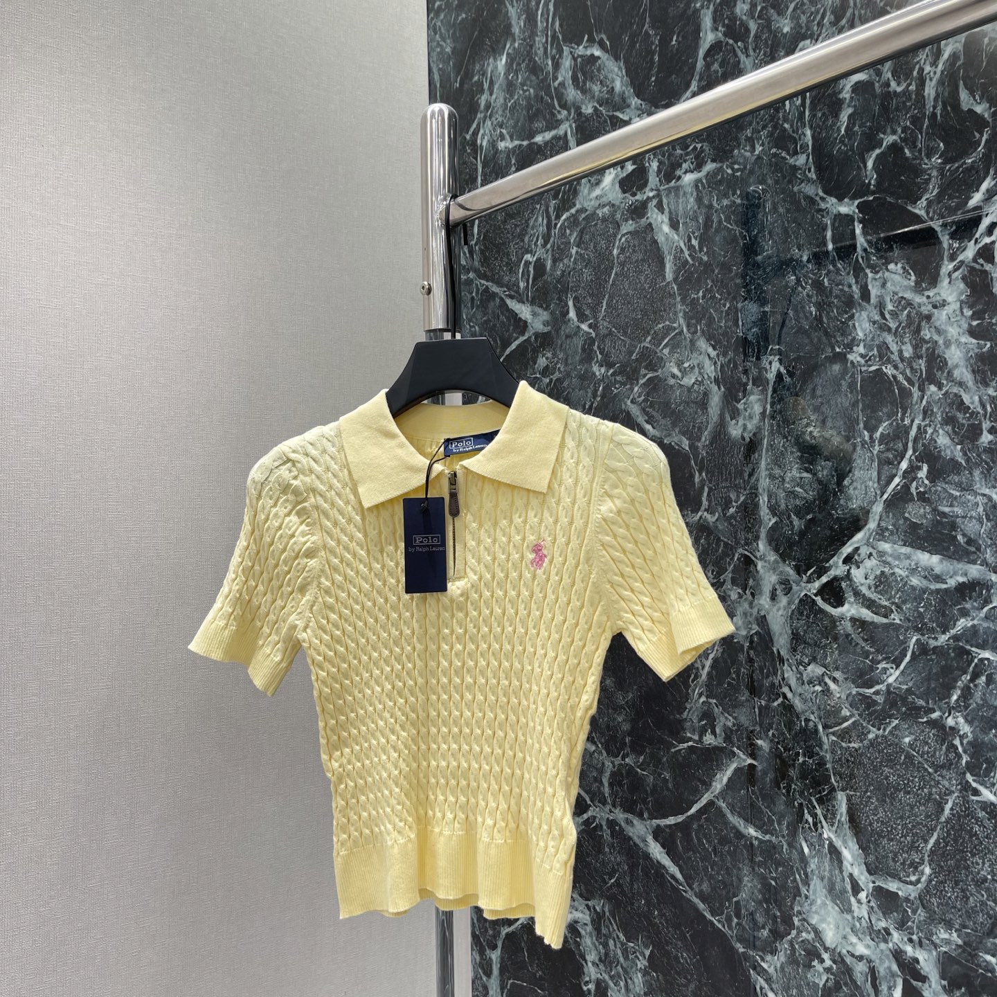 拉夫 26夏季新款 针织Polo衫 经典白色麻花绞花纹理 春夏穿超舒服!翻领+半开拉链设计 学院风满满 
