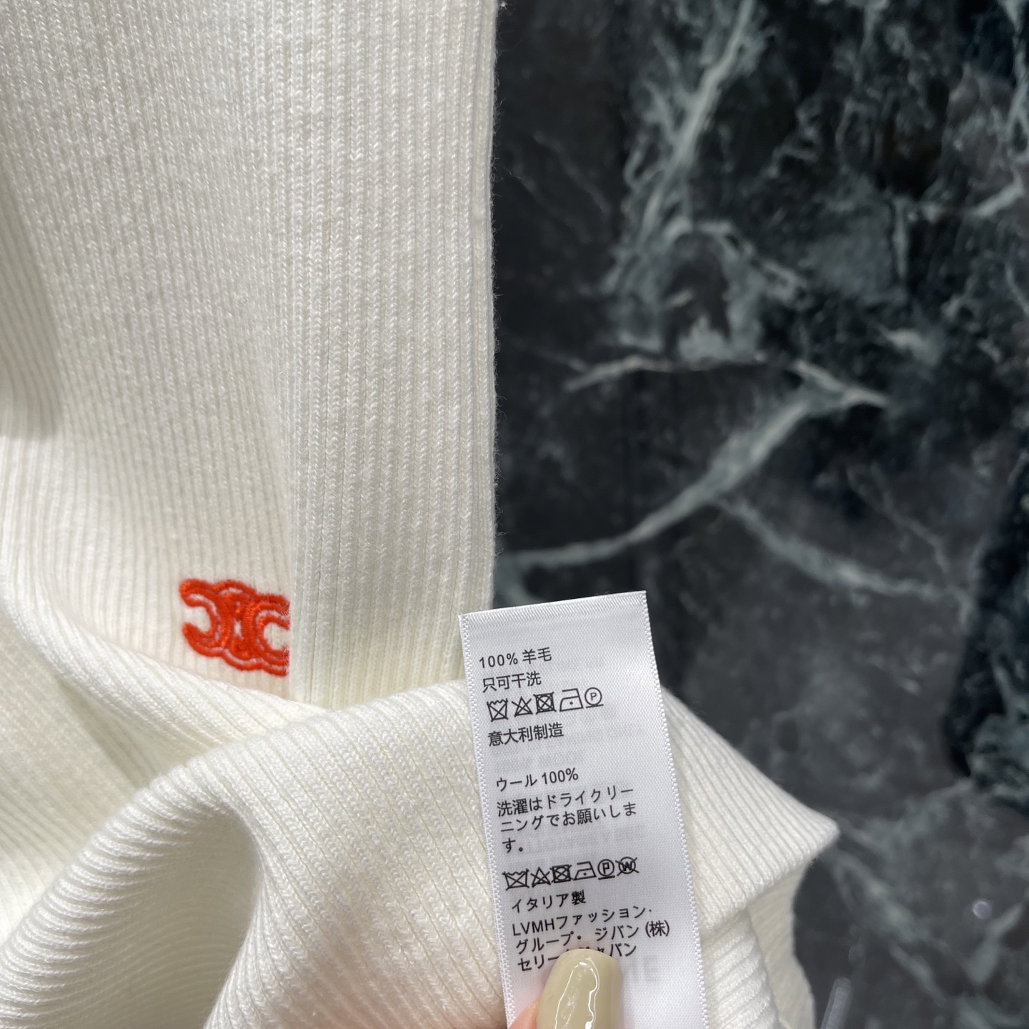 CE 26夏季新款 无袖针织背心 圆领无袖设计 简约大方，左下角凯旋门刺绣超有辨识度 单穿或内搭都很百搭