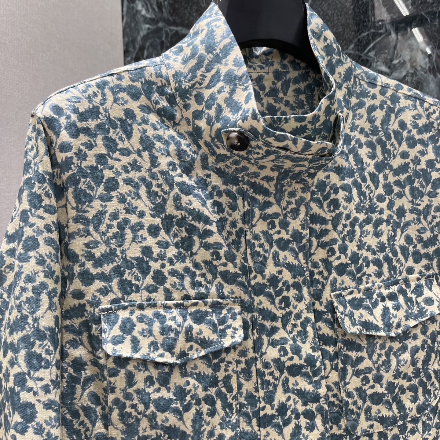 lp🌟 26夏季新款 亚麻碎花外套 采用天然亚麻材质 轻盈透气，夏天穿超舒服!蓝白碎花设计 清新优雅 工