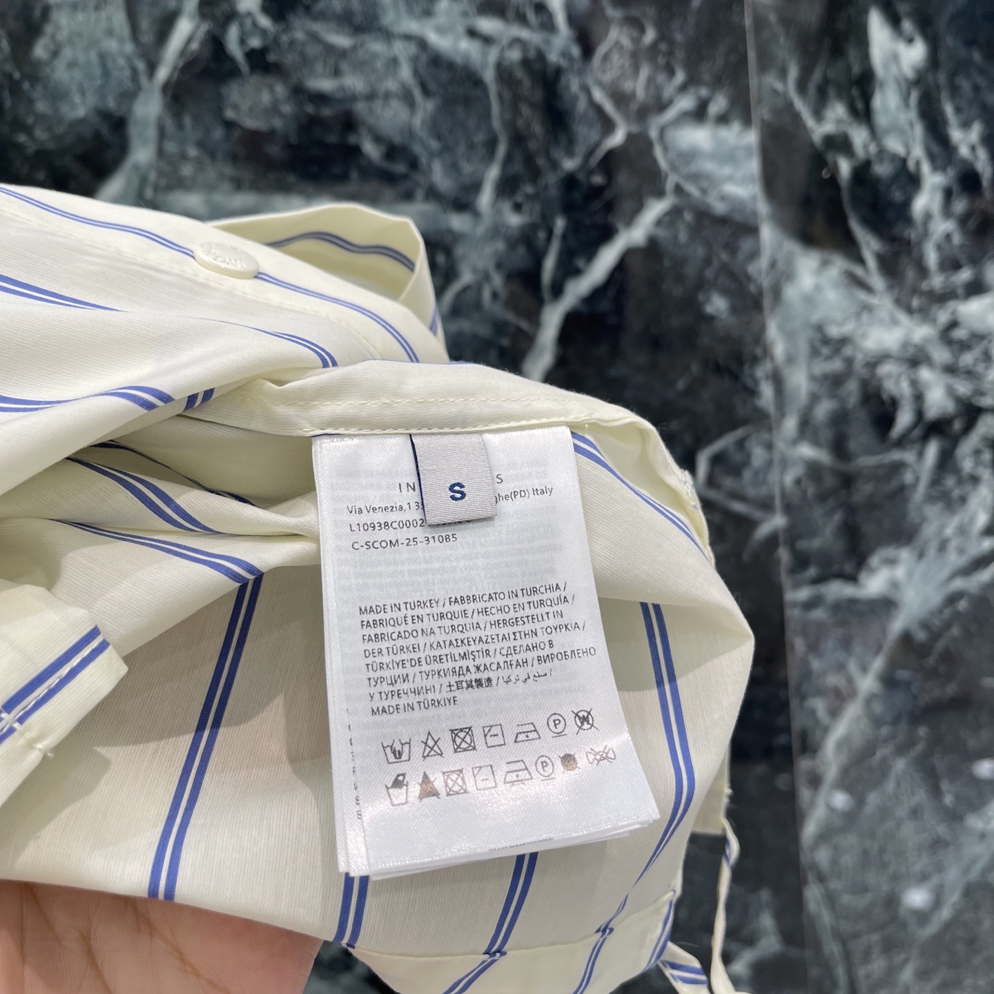 蒙口 26夏季新款 条纹长袖衬衫 轻薄透气 春夏穿超舒服!经典翻领+单侧胸袋，简约又实用 袖口可调节 细