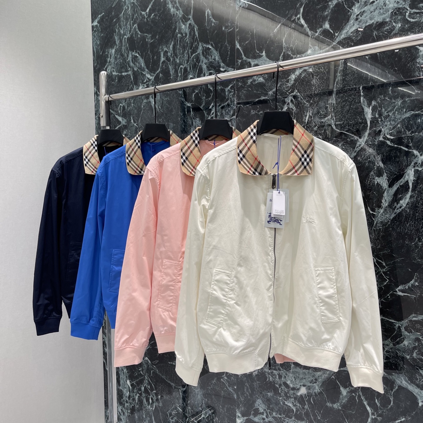 BBR 26早秋新款 夹克长袖外套 经典格纹针织领 英伦风满满!穿着舒适又挺括 春秋季节超适合~拉链开合