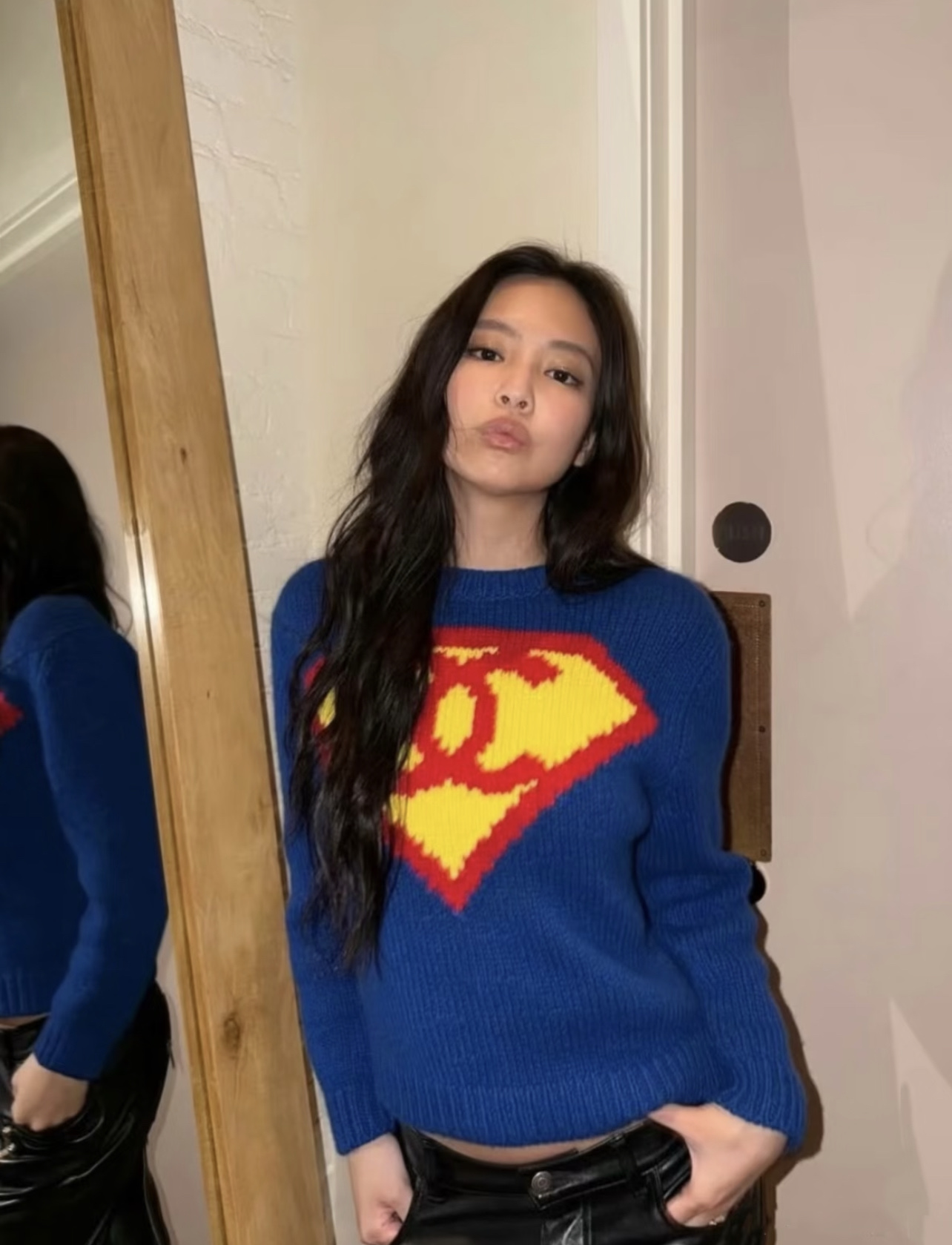 小香 26早秋新款 超人毛衣 98%羊绒，柔软又保暖 秋冬穿超舒服!克莱因蓝配色+超人盾牌双 C提花 俏
