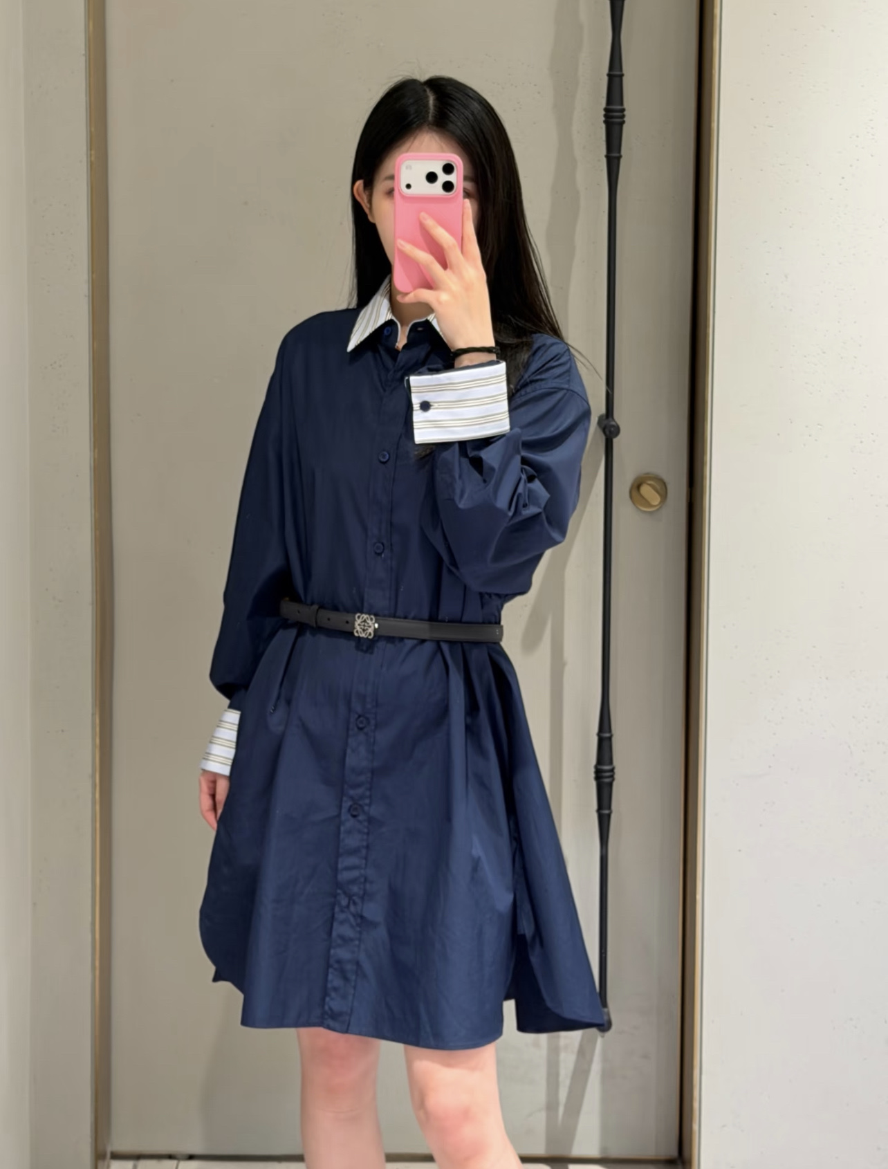 罗意威 26早秋新款 撞色衬衫连衣裙 假两件设计 领口和袖口蓝白条纹拼接 撞色超吸睛!宽松直筒版型 单穿