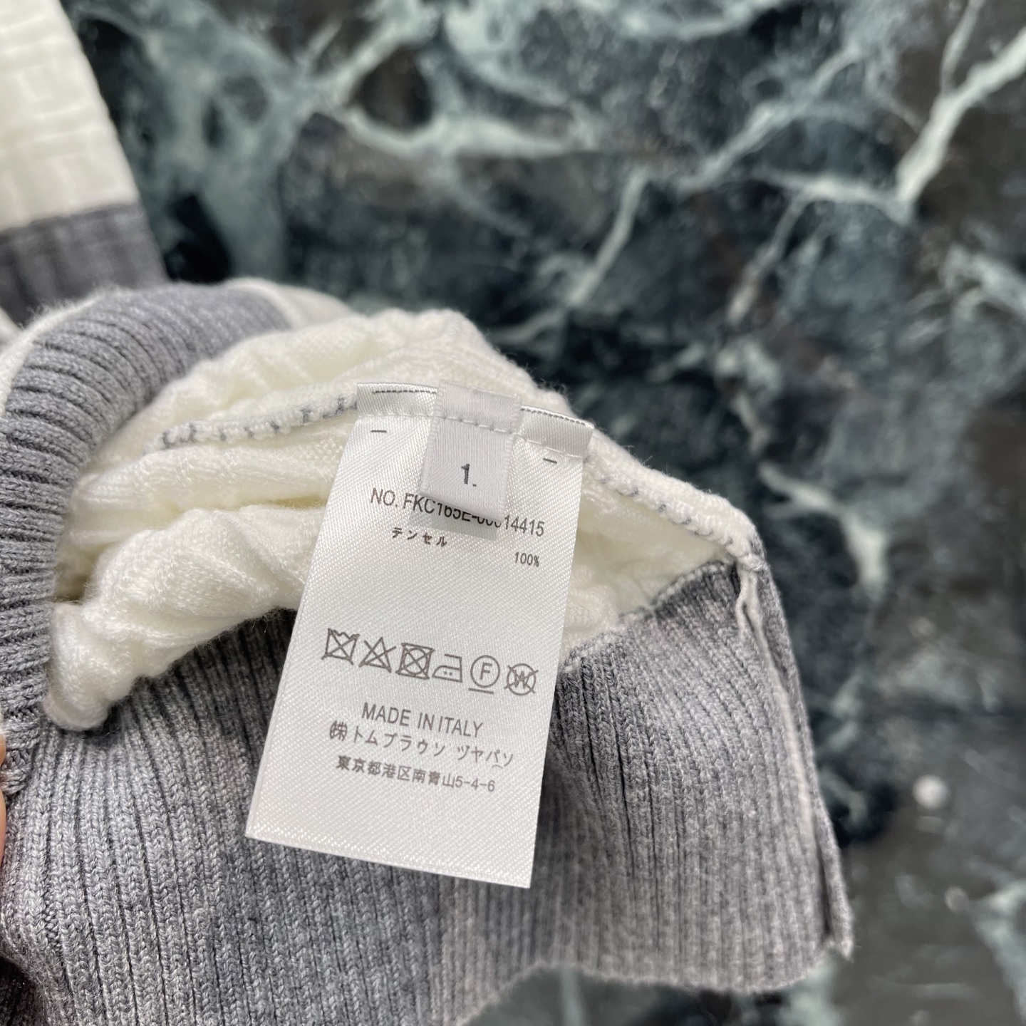 TB 26早秋新款 条纹针织开衫 撞色条纹+V领设计 修饰颈部线条 优雅显瘦 宽松版型 包容性强 搭裙装或牛仔裤都很百搭