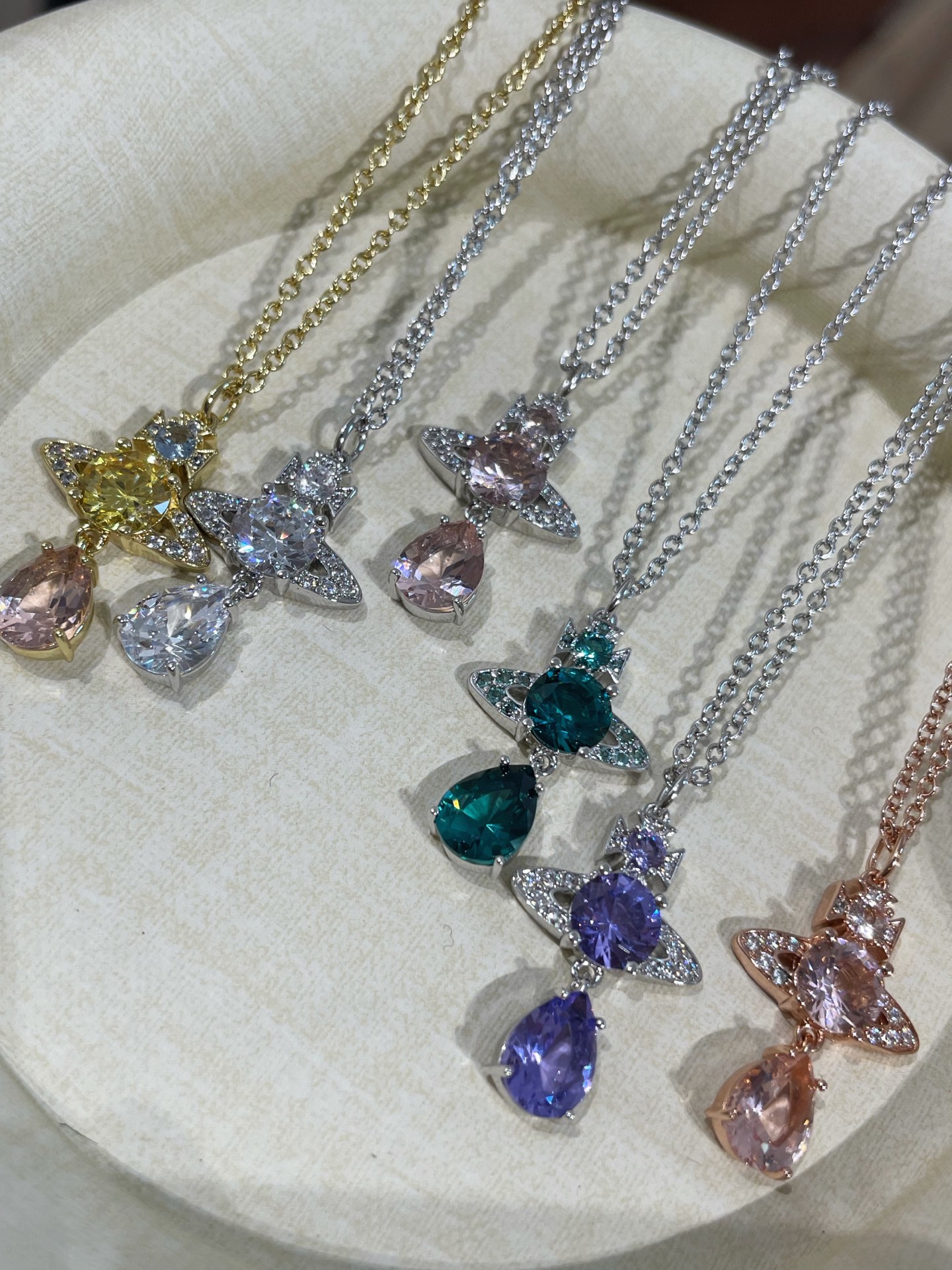 &yen; 120 💧西太后人鱼泪项链
总有一款配色是你的菜❗️现货在仓～