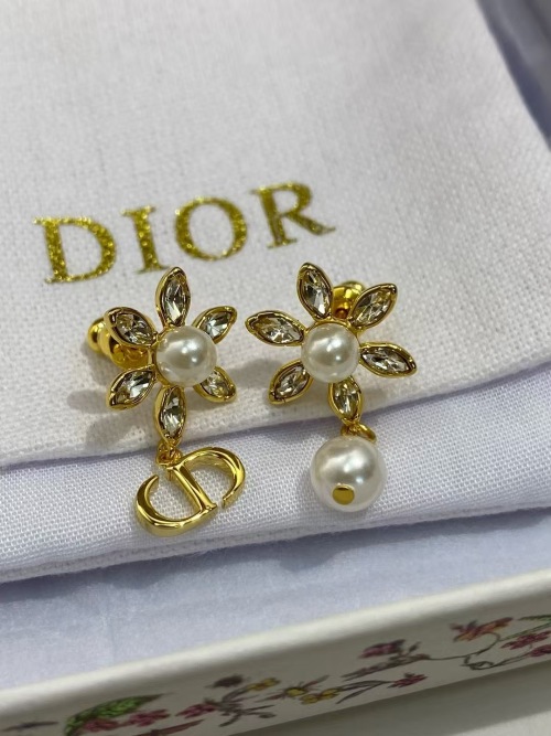 Dior Exquisite Flower Pearl Earrings,Crystal Accents,Timeless Jewelry For Women 1 Dior Exquisite Flower Pearl Earrings,Crystal Accents,Timeless Jewelry For Women
