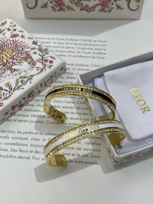 Di0r 25 Series Letter Oil Drop Bangle, Elegant Design 1 Di0r 25 Series Letter Oil Drop Bangle, Elegant Design