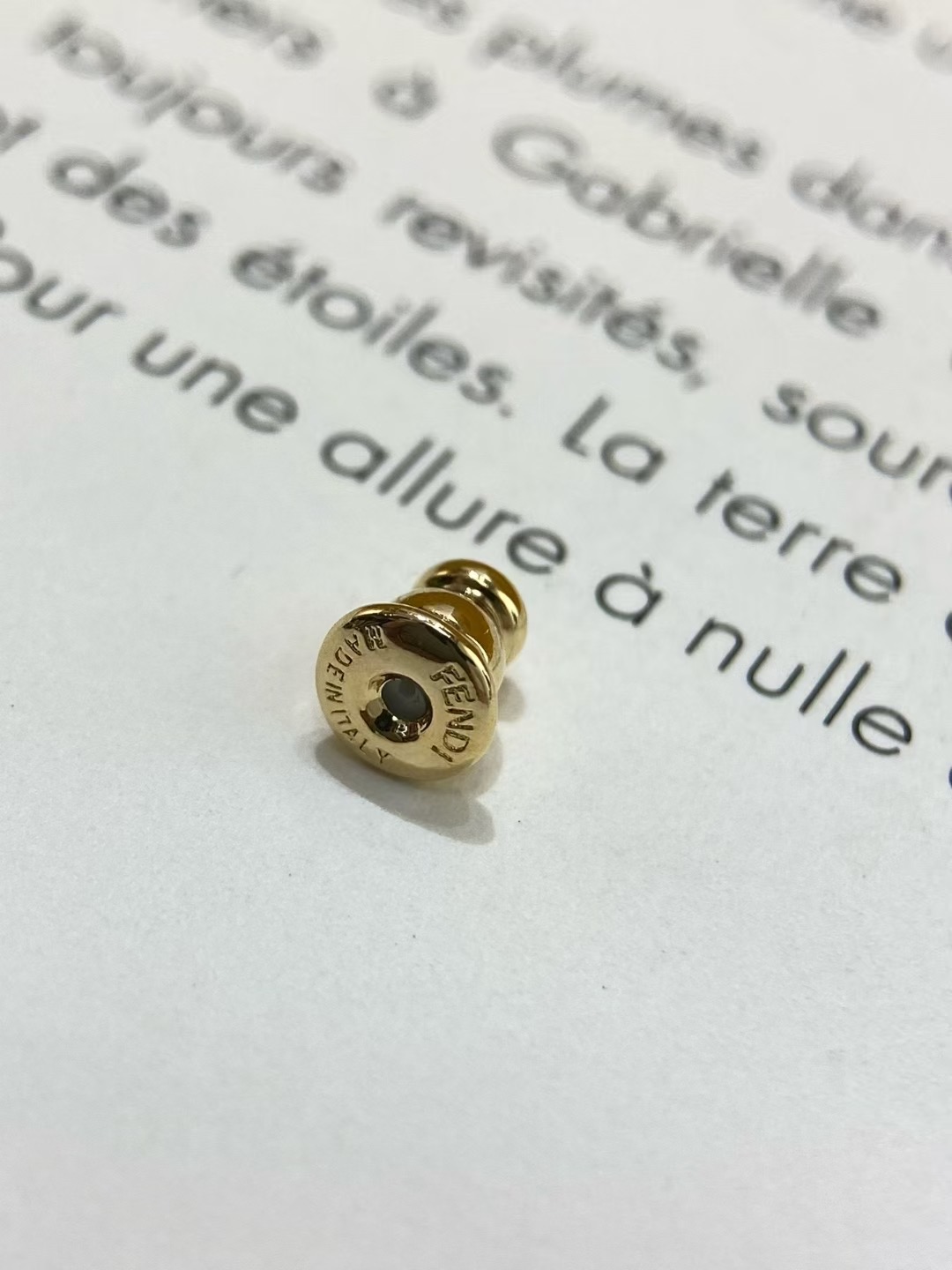 펜디 FF 레터 메탈 드롭 귀걸이 상세 이미지 8