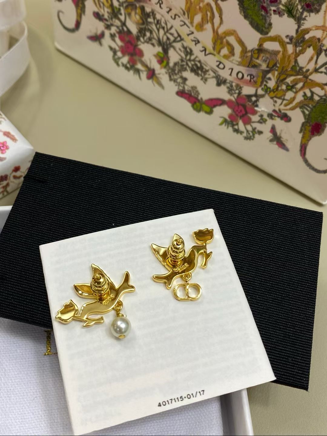 디올 귀걸이 135214 Dior Earrings 썸네일 이미지
