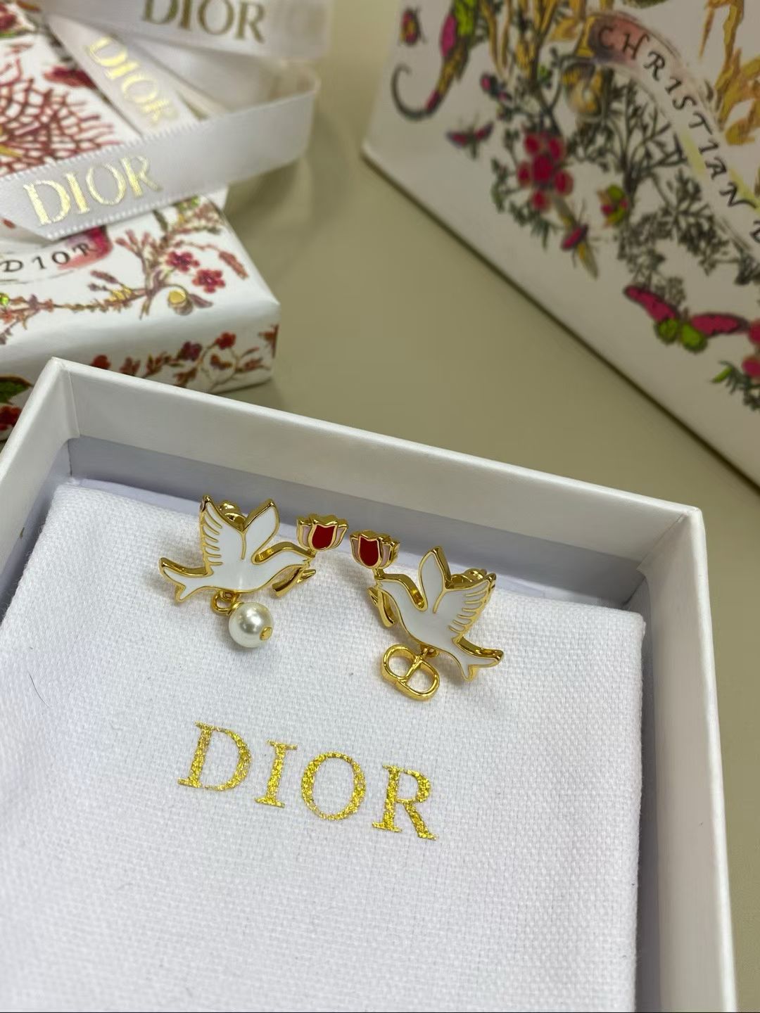 디올 귀걸이 135214 Dior Earrings 썸네일 이미지