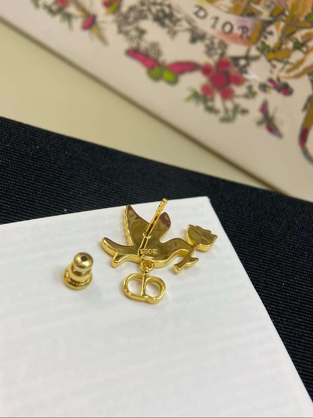 디올 귀걸이 135214 Dior Earrings 썸네일 이미지