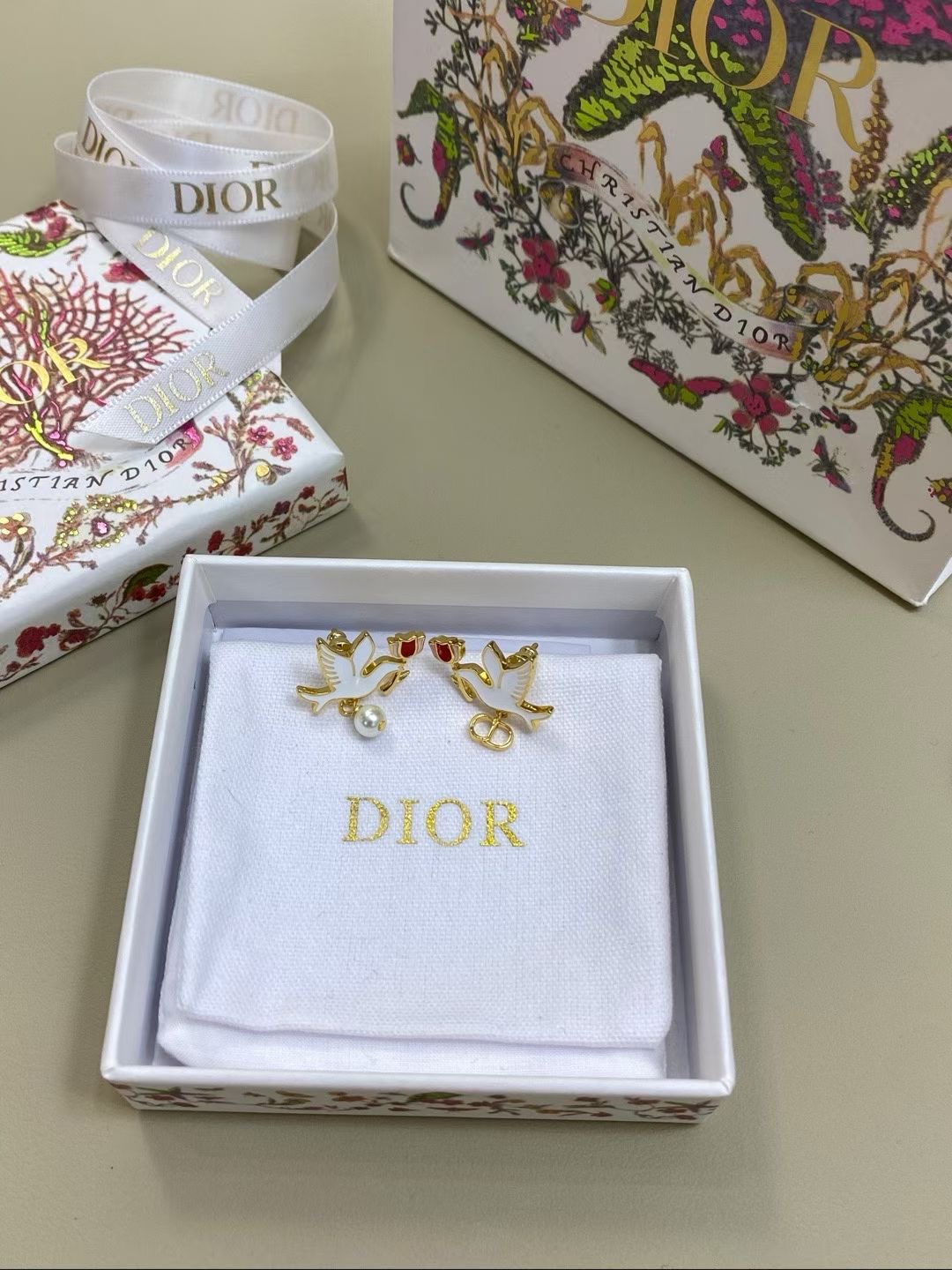 디올 귀걸이 135214 Dior Earrings 썸네일 이미지
