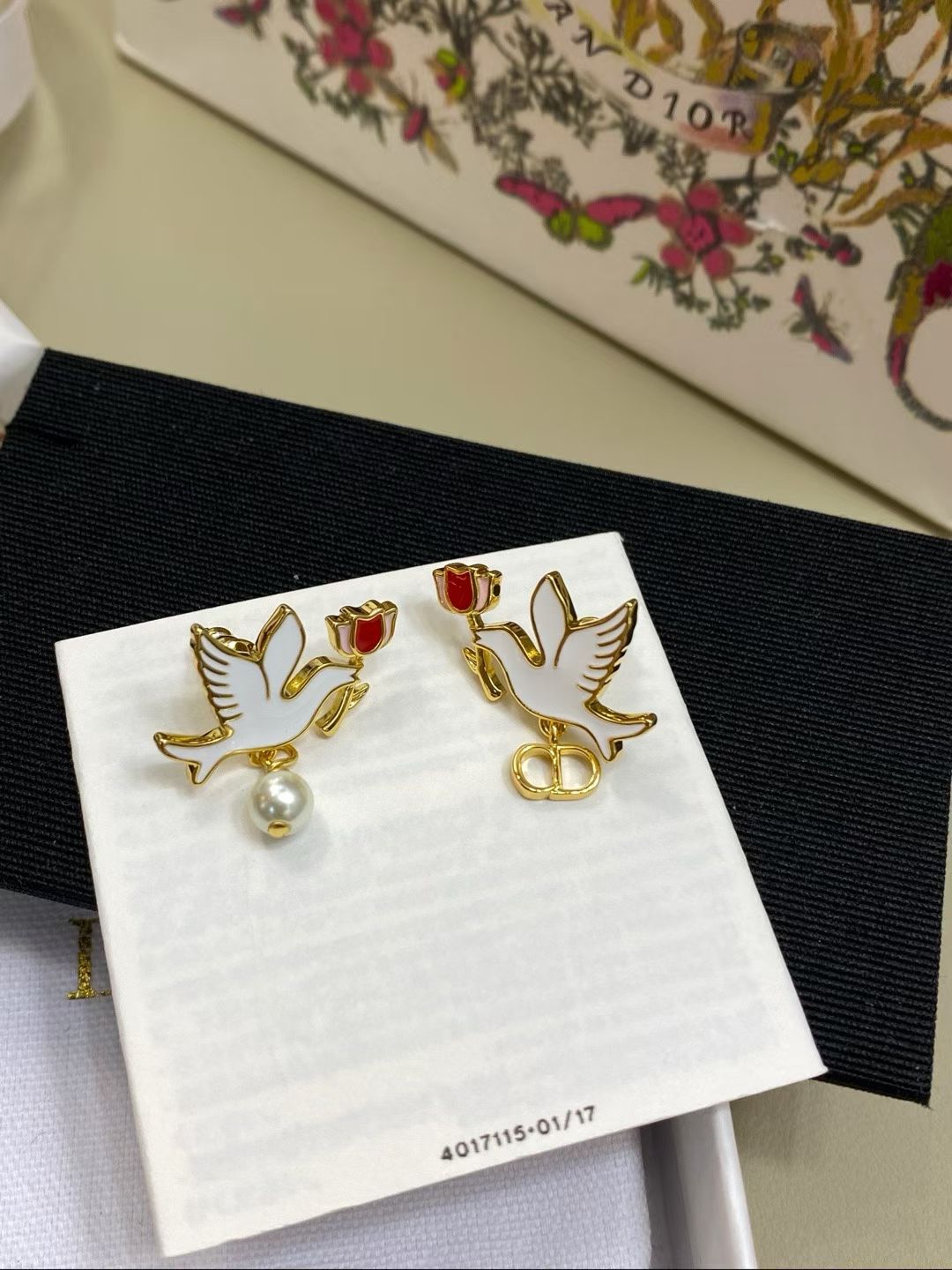 디올 귀걸이 135214 Dior Earrings 썸네일 이미지