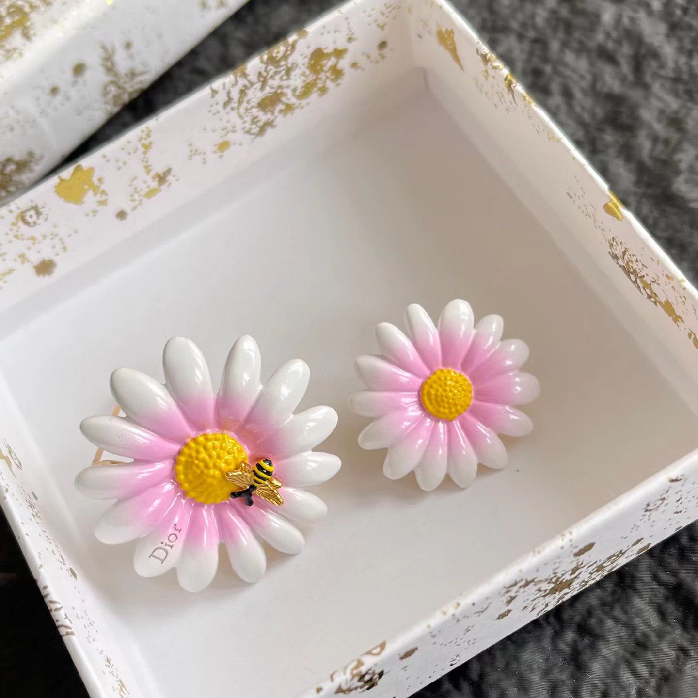디올 귀걸이 135216 Dior Earrings 썸네일 이미지