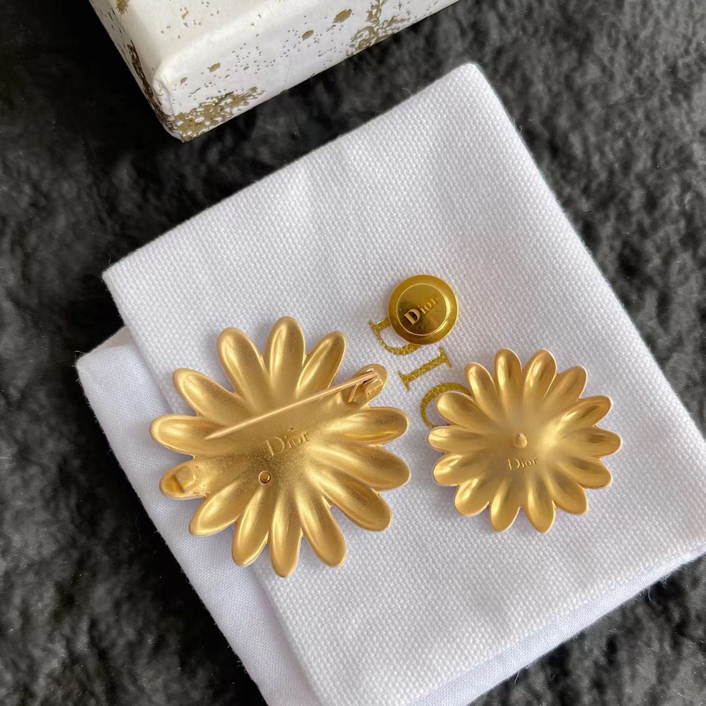 디올 귀걸이 135216 Dior Earrings 썸네일 이미지