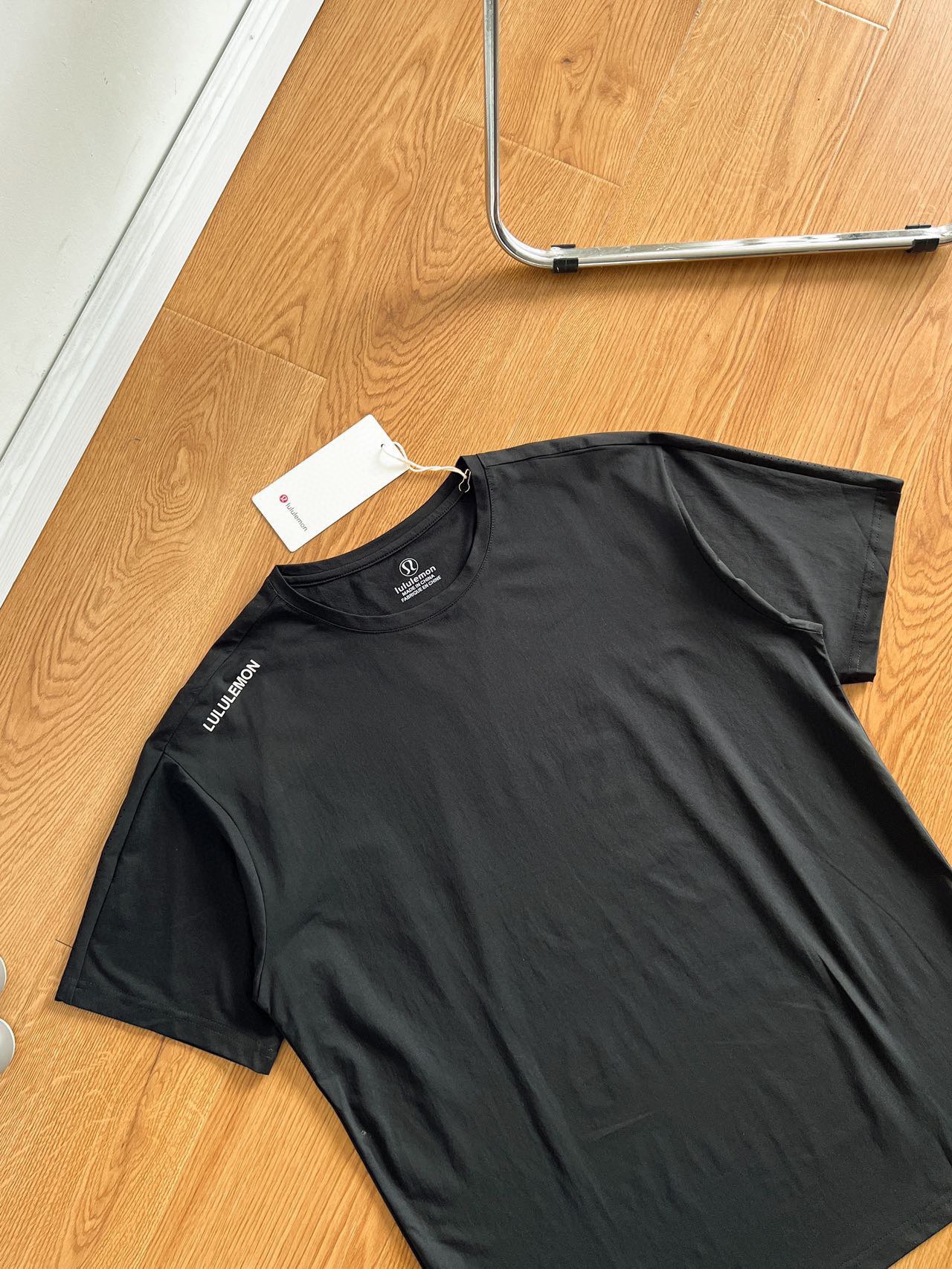 Alternative view of Lululemon T-Shirt 02291