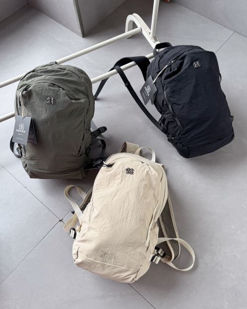 Kolon Sport Unisex Lightweight Backpack, Water-Resistant Daypack for Hiking 1 Kolon Sport Unisex Lightweight Backpack, Water-Resistant Daypack for Hiking