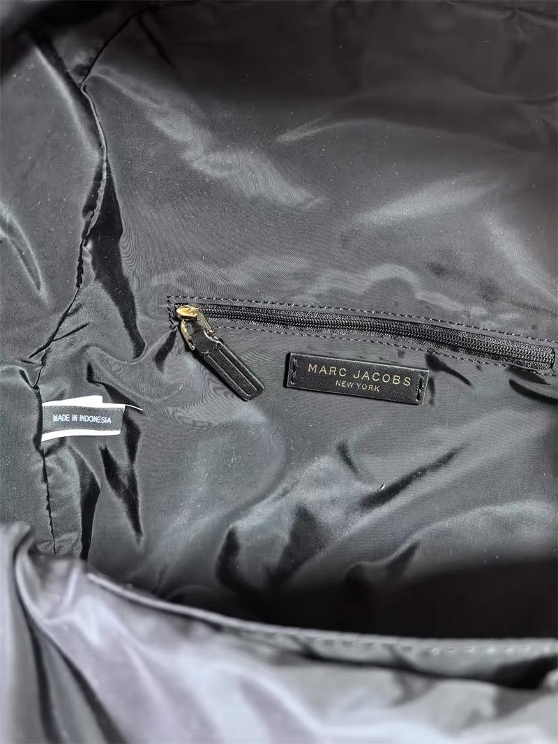 Marc Jacobs ～新 mj黑色大容量防水尼龙布单肩 双肩包