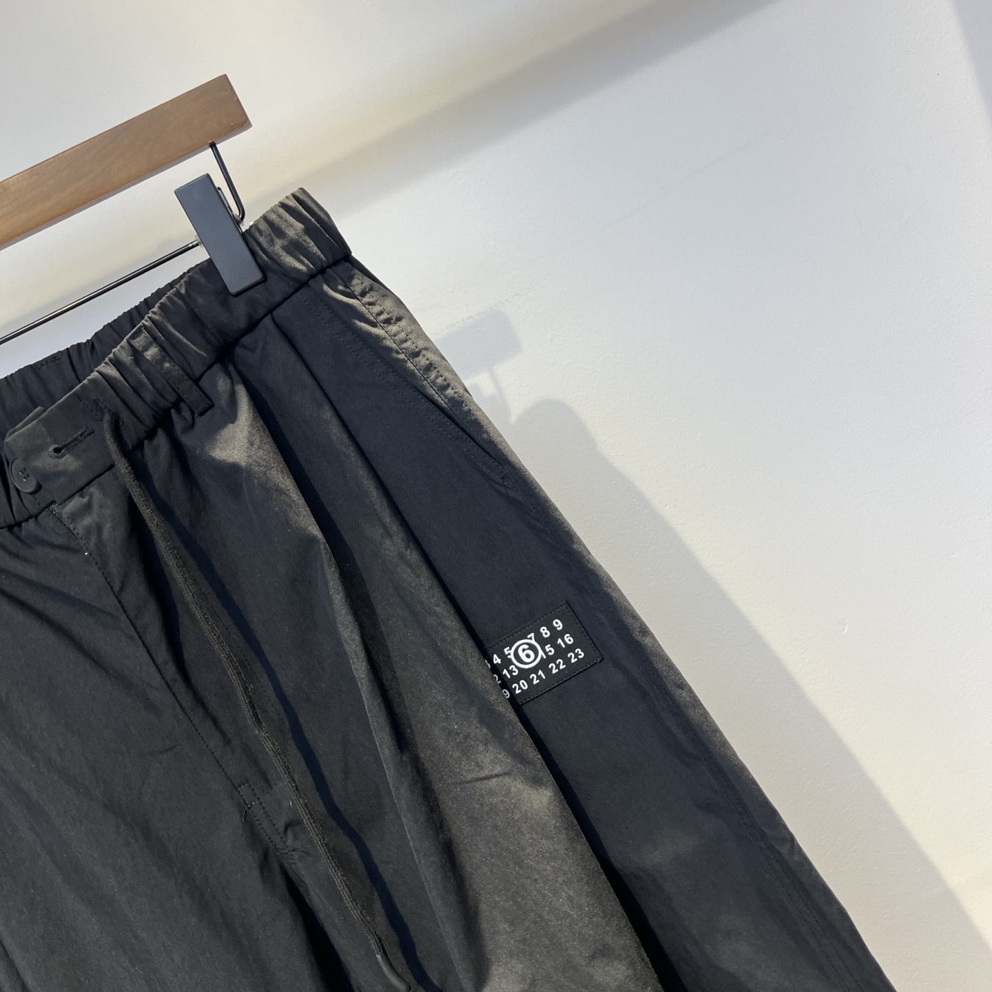 “New Custom-Made Wrinkled Pants Collection 2025: Popular Styles, Perfect Lines, Black Numbers, S-XL Sizes” - 图片 5