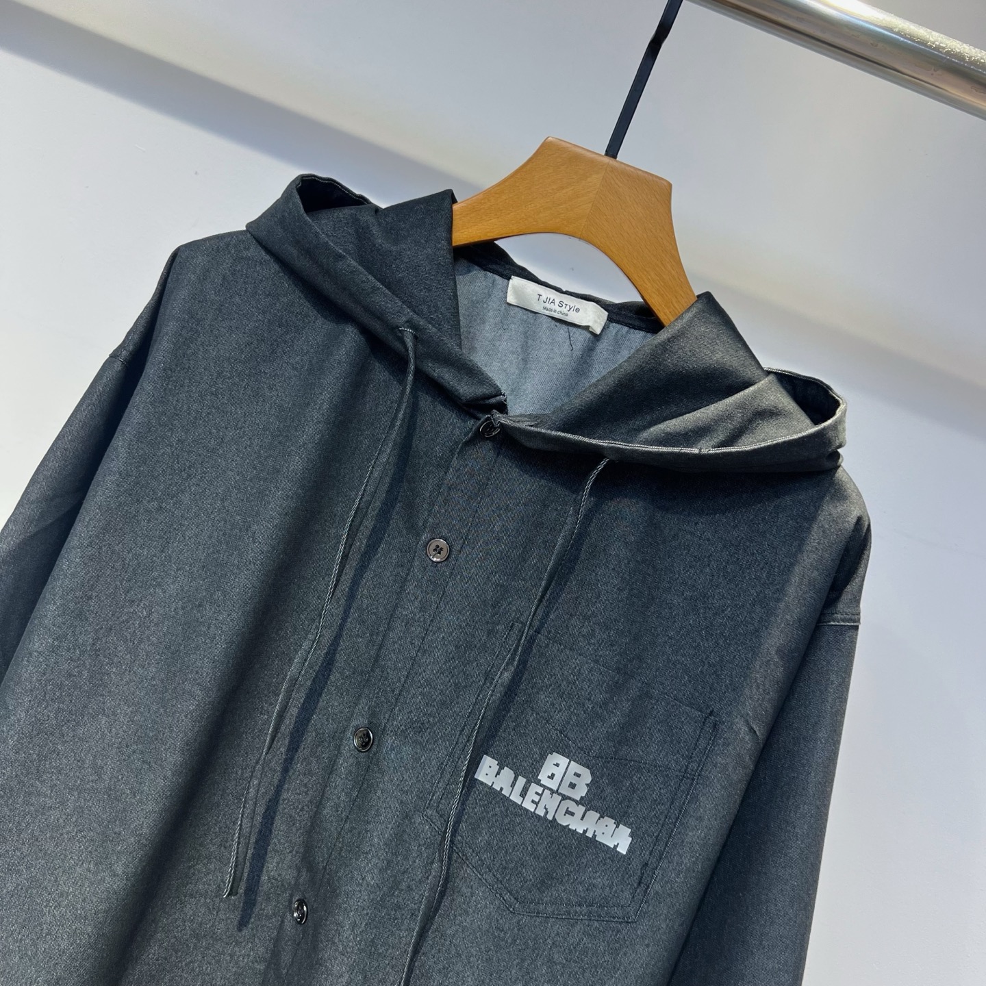 Title: New Bird 2025 Cotton Pants and Coats Collection with Stylish Hats and Perfect Details Summary: Stylish cotton pants and coats with hats in black and tan, showcasing original fabrics and - 图片 4