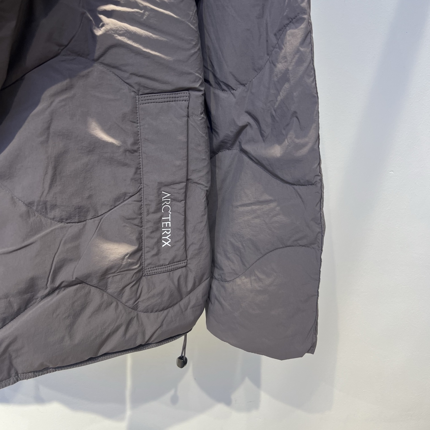 羽绒服 鸟 2025冬季新款羽绒服 加厚冬季保暖神器 走秀款 最近图案搭配假两件设计 简单百搭经典 细节