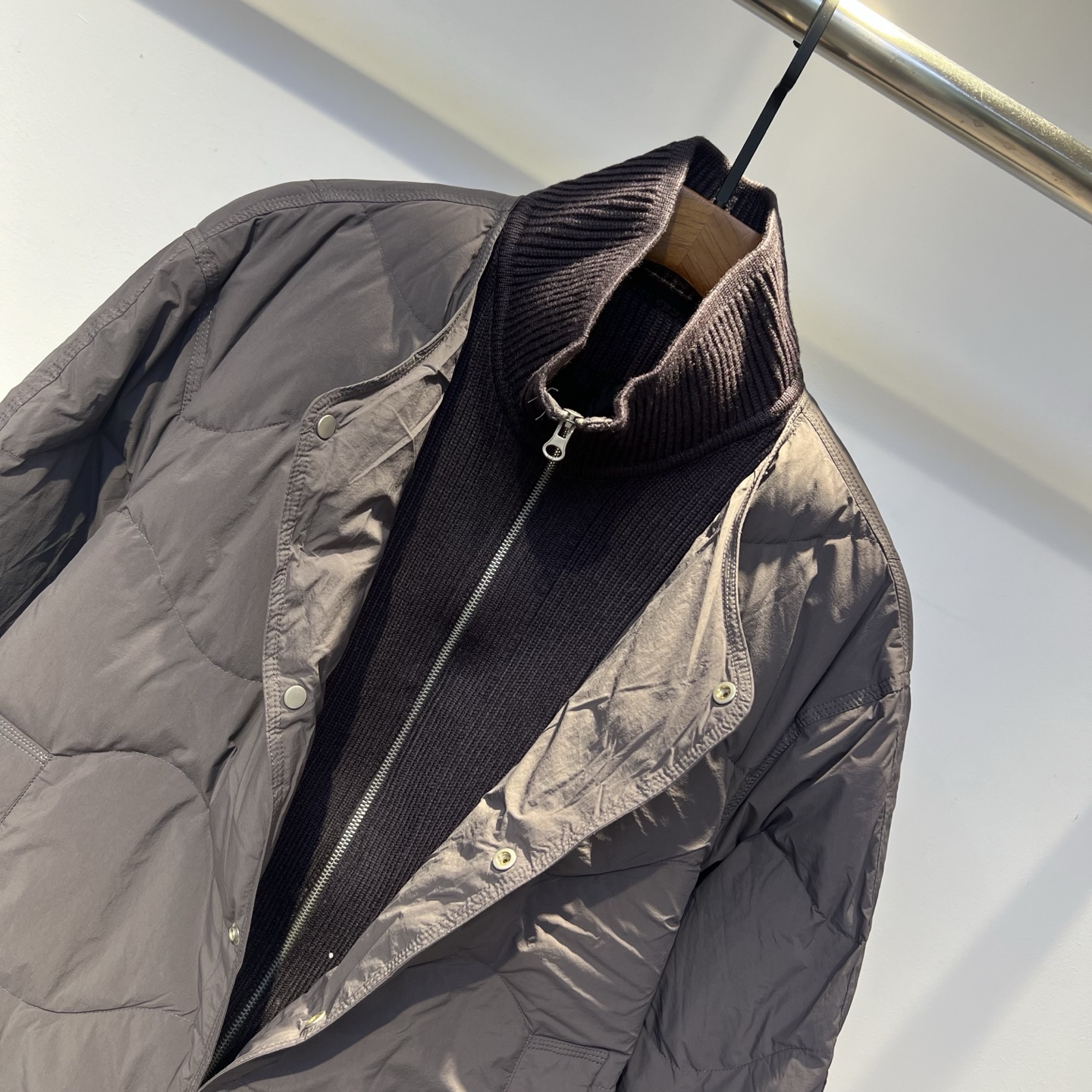 羽绒服 鸟 2025冬季新款羽绒服 加厚冬季保暖神器 走秀款 最近图案搭配假两件设计 简单百搭经典 细节