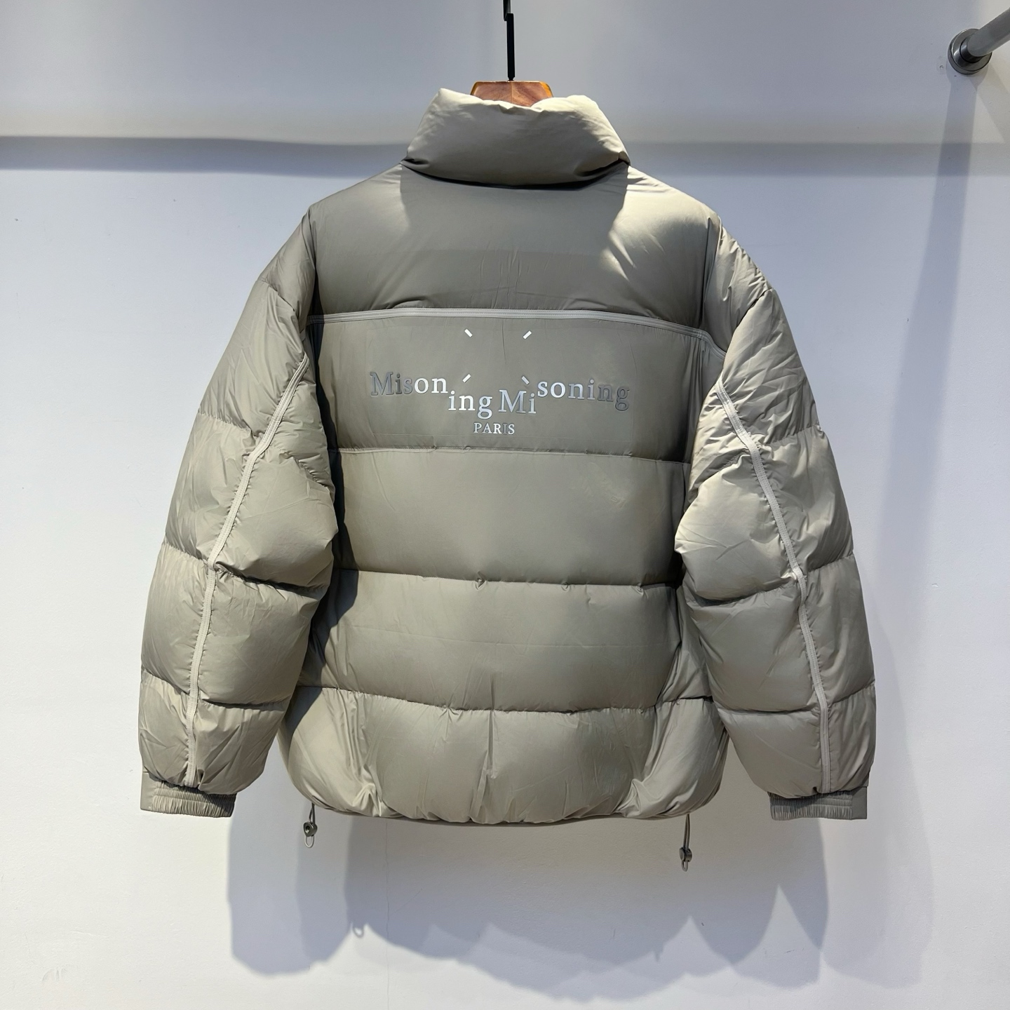 羽绒服 马j拉 2025冬季新款羽绒服 加厚冬季保暖神器 走秀款 最近图案搭配假两件设计 简单百搭经典 