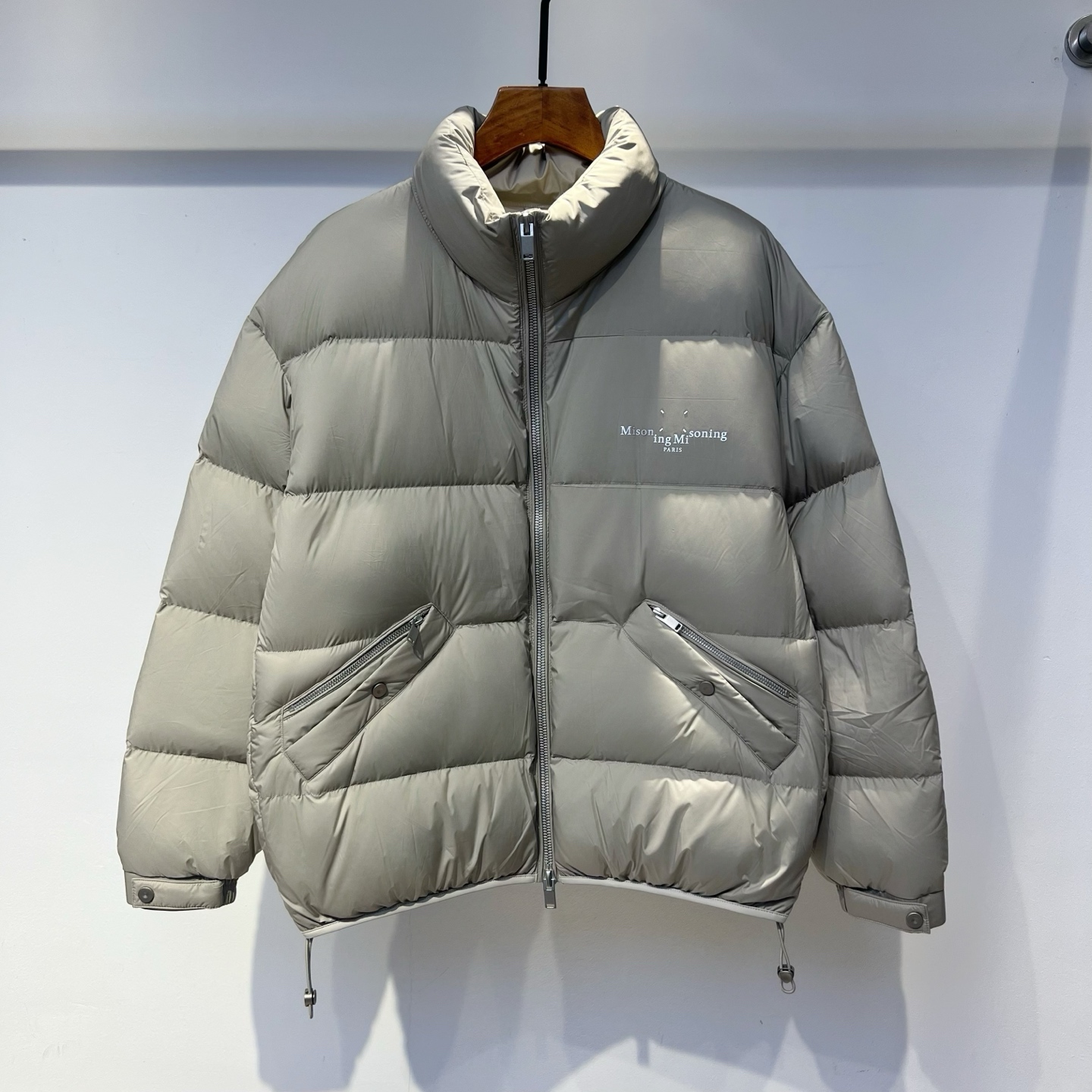 羽绒服 马j拉 2025冬季新款羽绒服 加厚冬季保暖神器 走秀款 最近图案搭配假两件设计 简单百搭经典 