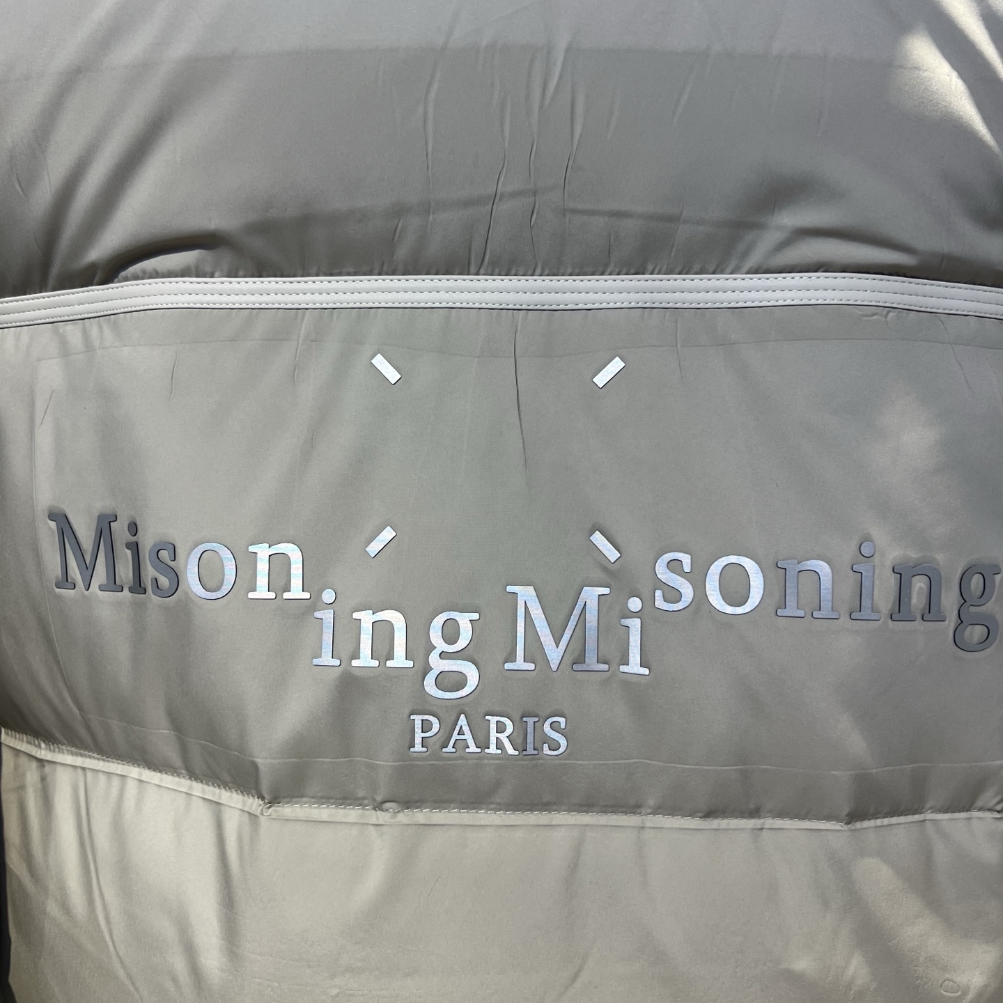 羽绒服 马j拉 2025冬季新款羽绒服 加厚冬季保暖神器 走秀款 最近图案搭配假两件设计 简单百搭经典 