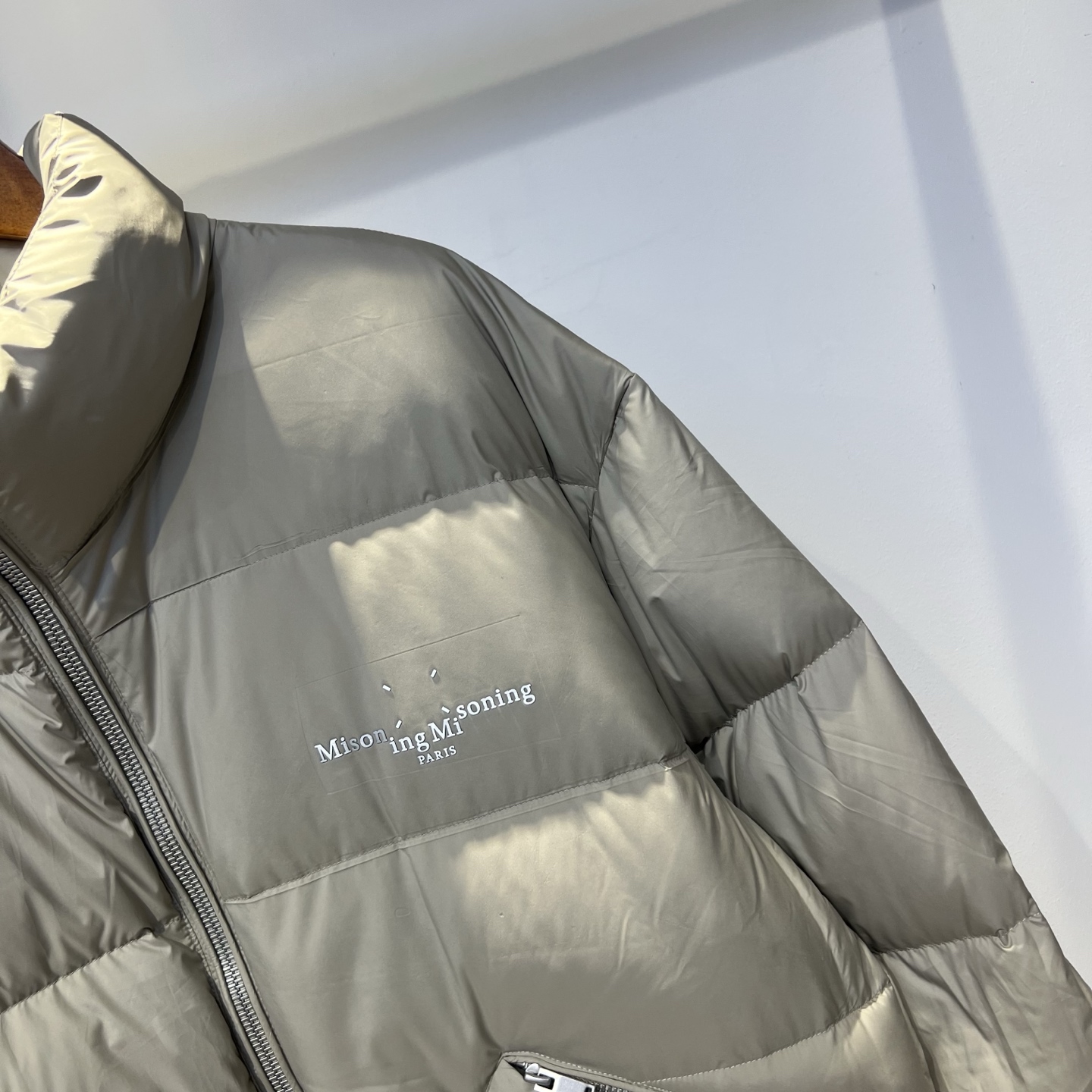 羽绒服 马j拉 2025冬季新款羽绒服 加厚冬季保暖神器 走秀款 最近图案搭配假两件设计 简单百搭经典 