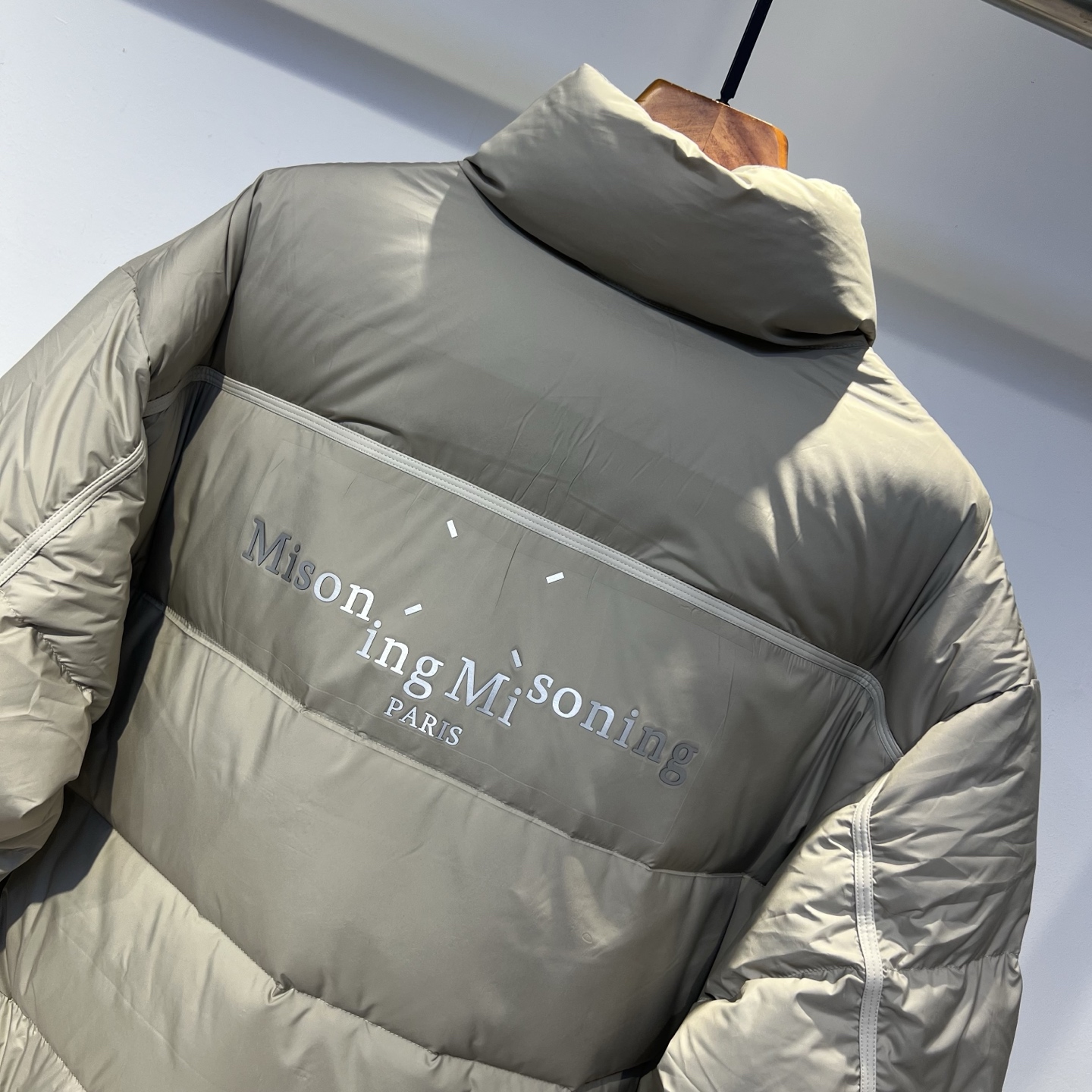 羽绒服 马j拉 2025冬季新款羽绒服 加厚冬季保暖神器 走秀款 最近图案搭配假两件设计 简单百搭经典 