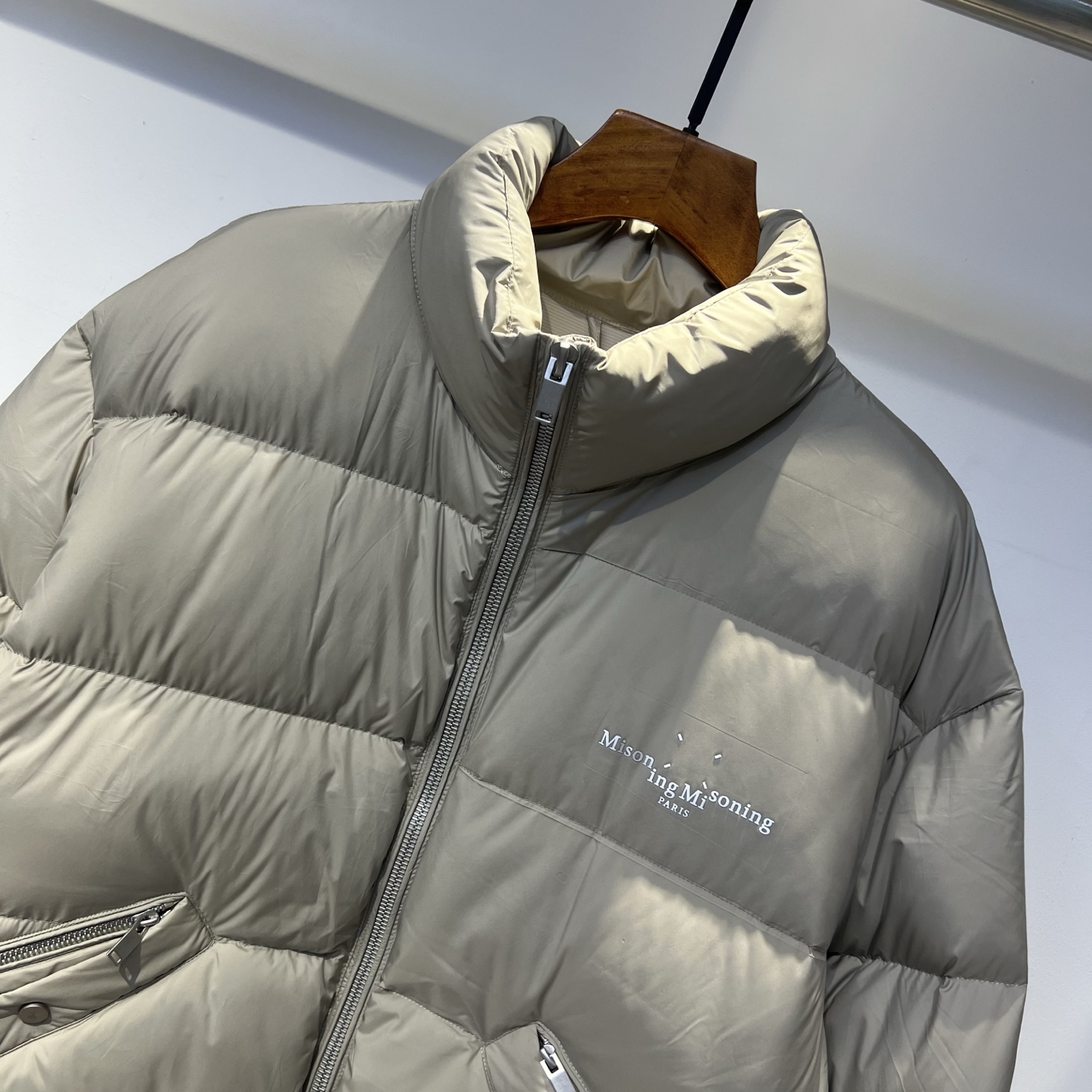 羽绒服 马j拉 2025冬季新款羽绒服 加厚冬季保暖神器 走秀款 最近图案搭配假两件设计 简单百搭经典 