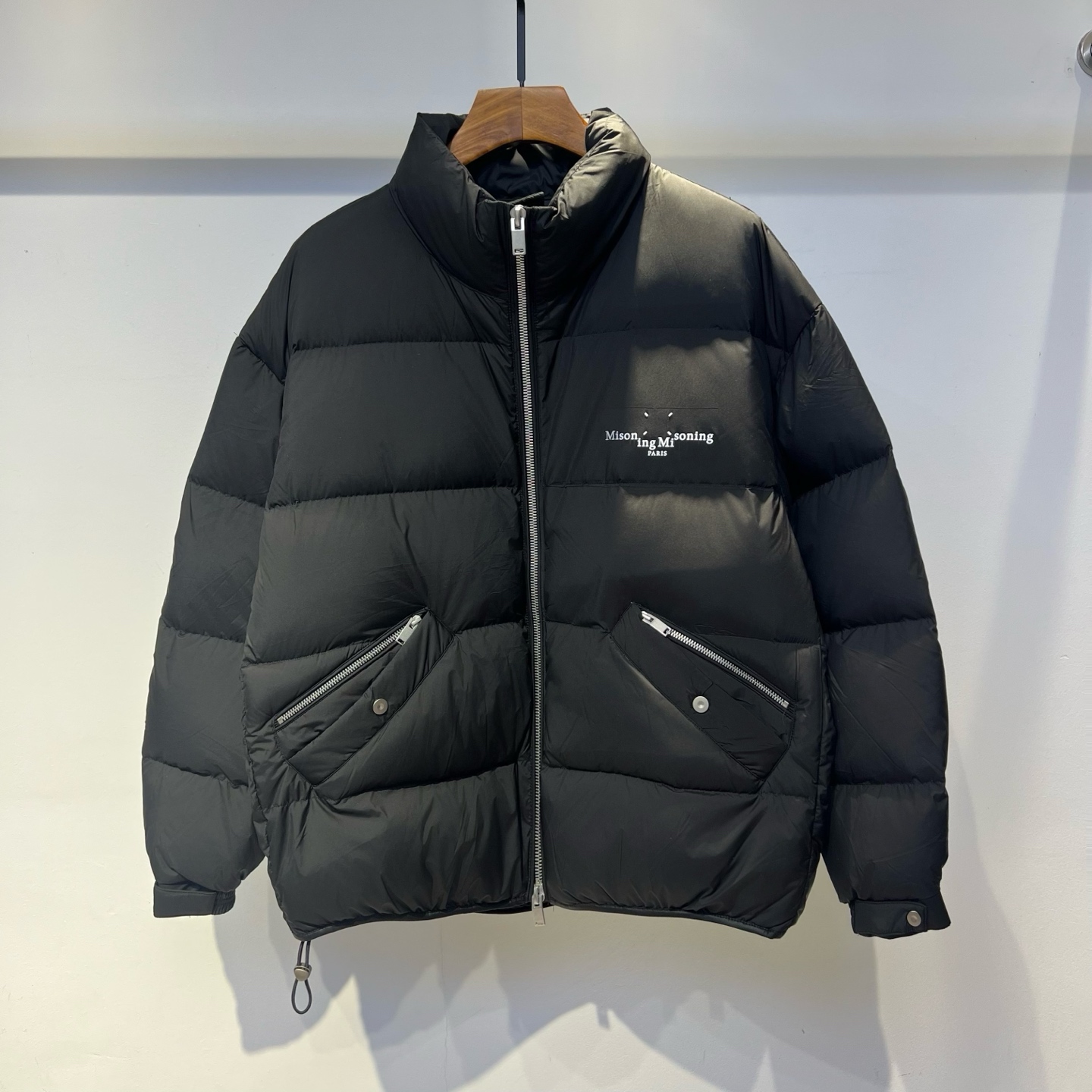 羽绒服 马j拉 2025冬季新款羽绒服 加厚冬季保暖神器 走秀款 最近图案搭配假两件设计 简单百搭经典 