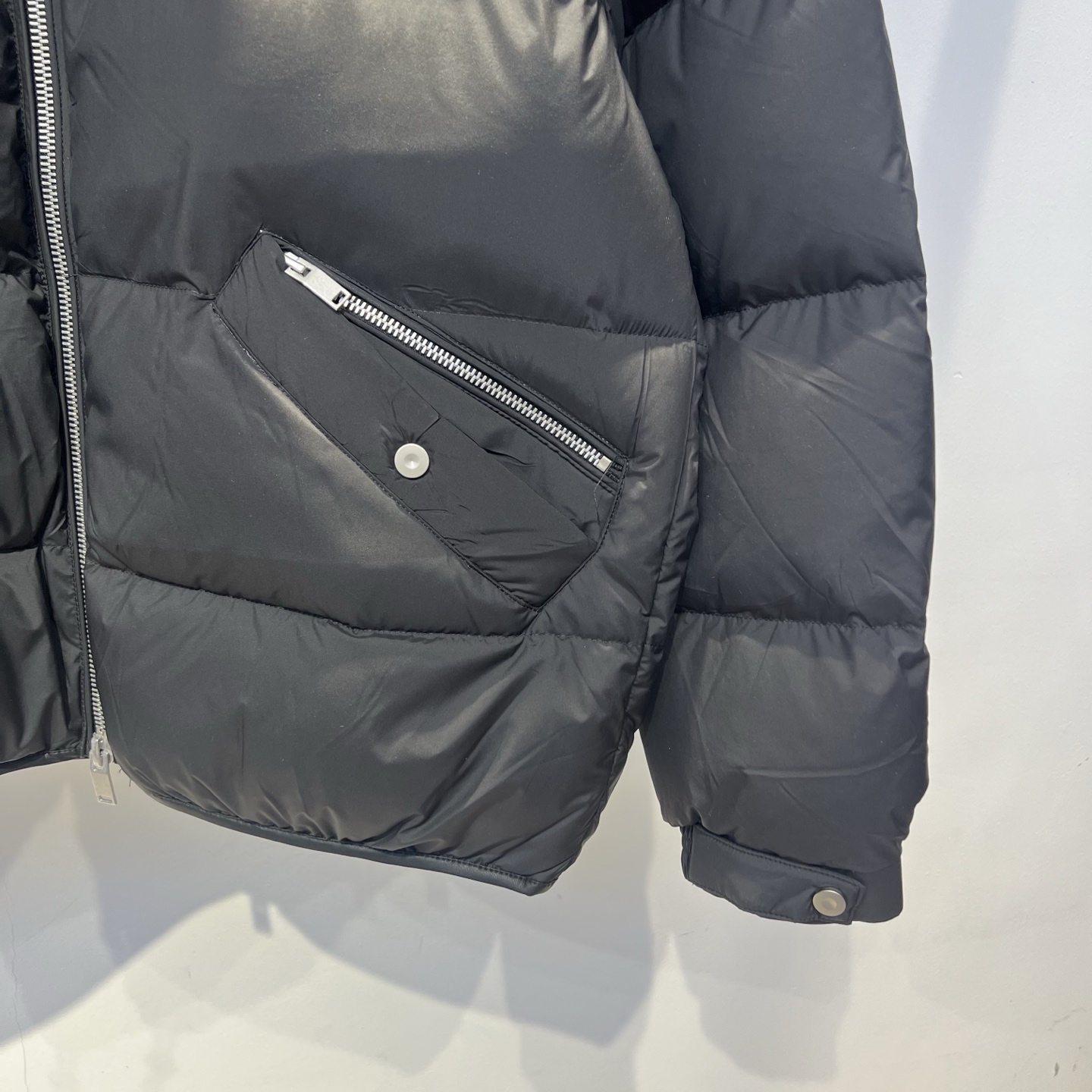 羽绒服 马j拉 2025冬季新款羽绒服 加厚冬季保暖神器 走秀款 最近图案搭配假两件设计 简单百搭经典 