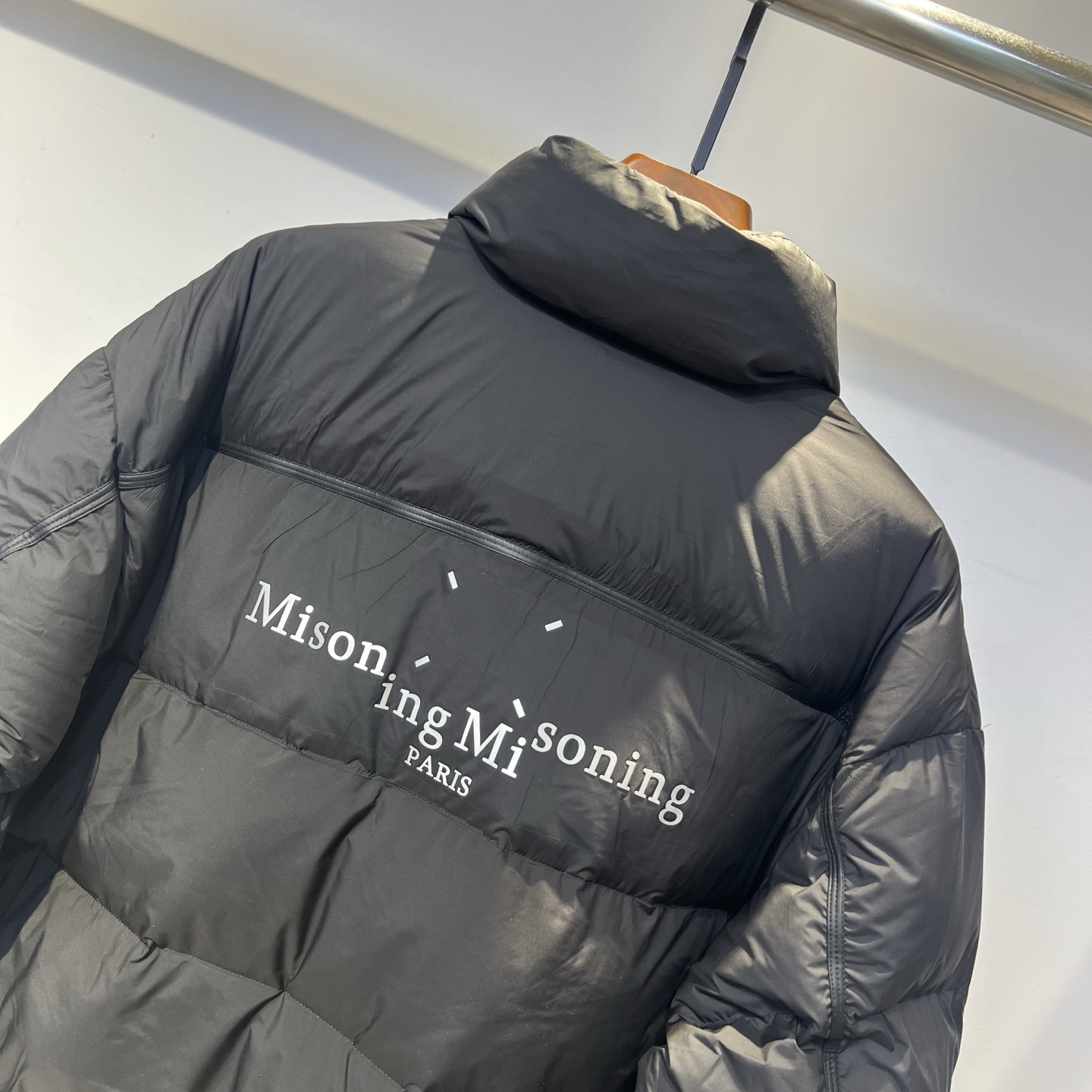 羽绒服 马j拉 2025冬季新款羽绒服 加厚冬季保暖神器 走秀款 最近图案搭配假两件设计 简单百搭经典 