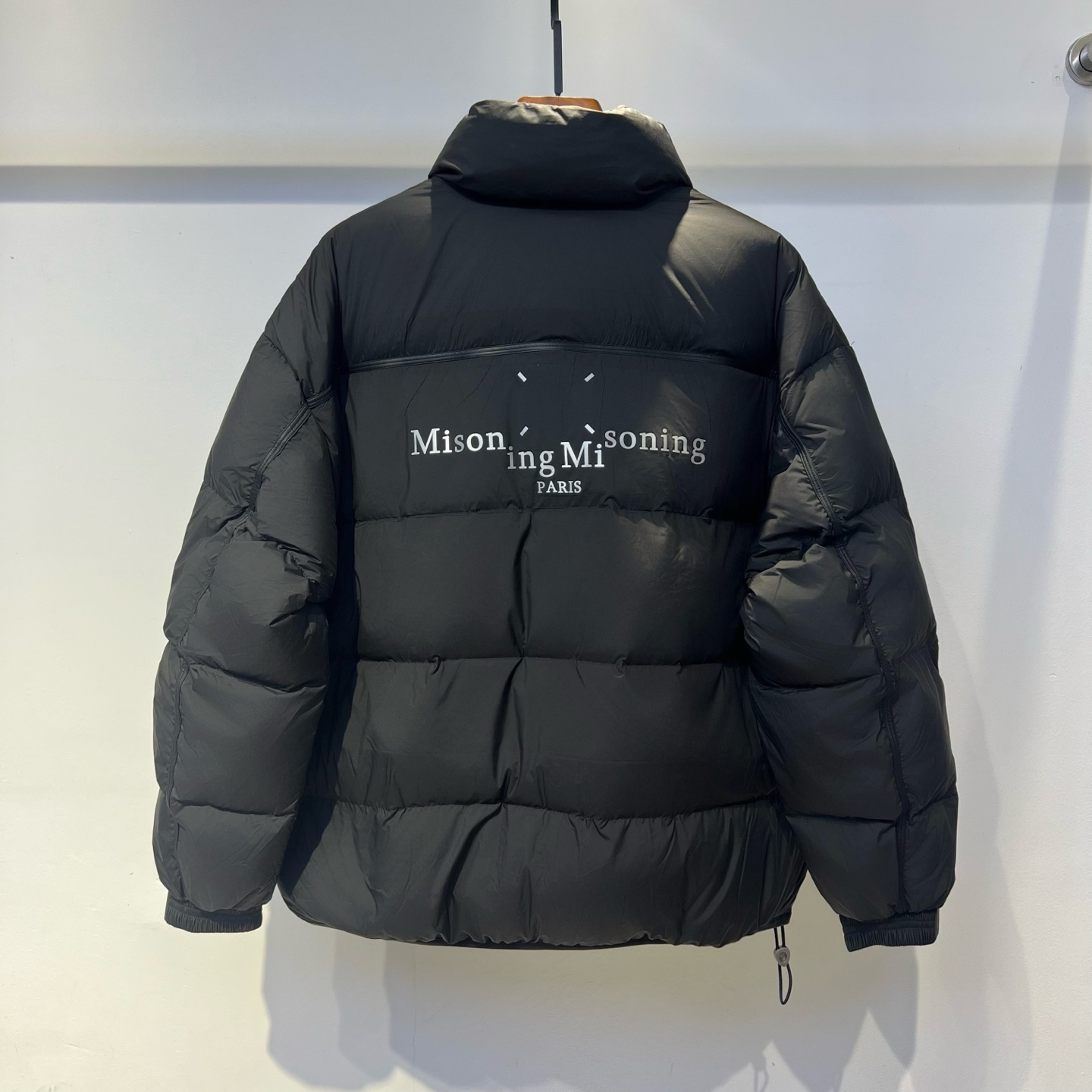 羽绒服 马j拉 2025冬季新款羽绒服 加厚冬季保暖神器 走秀款 最近图案搭配假两件设计 简单百搭经典 