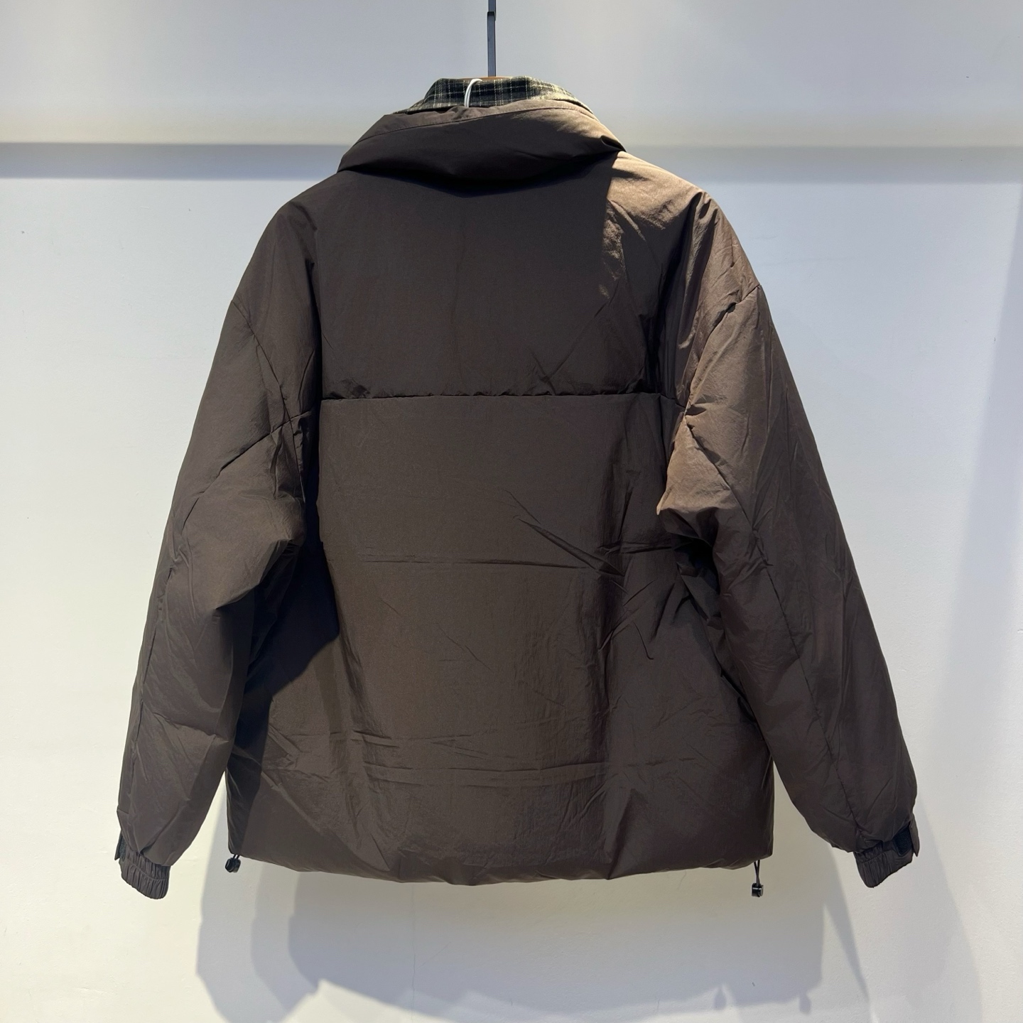 羽绒服 巴黎 2025冬季新款羽绒服 加厚冬季保暖神器 走秀款 最近图案搭配假两件设计 简单百搭经典 细