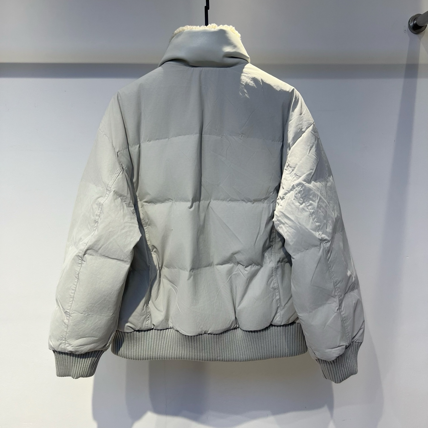 羽绒服 鸟 2025冬季新款羽绒服 加厚冬季保暖神器 走秀款 最近图案搭配毛毛边设计 简单百搭经典 细节