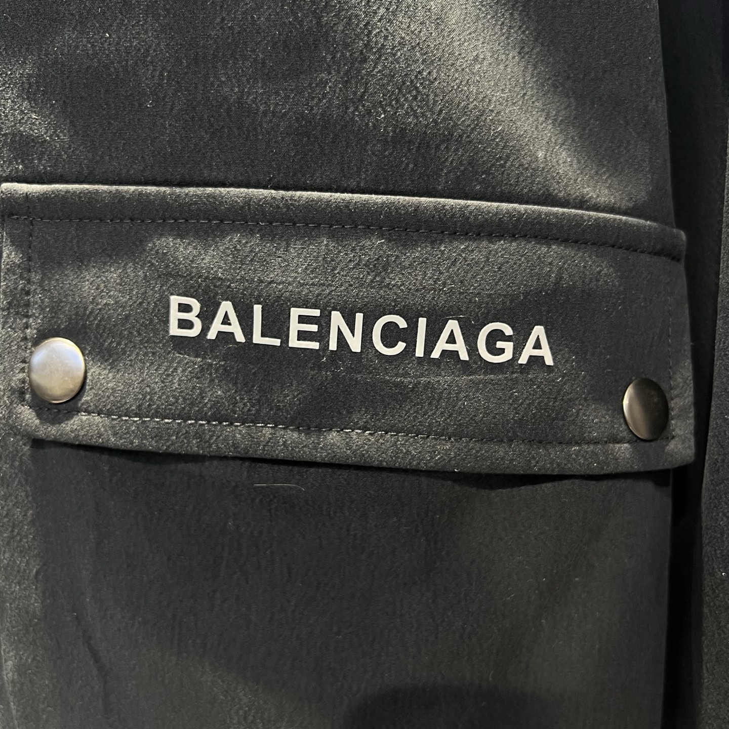 羽绒服 巴黎 2025冬季新款羽绒服 加厚冬季保暖神器 走秀款 最近图案搭配假两件设计 简单百搭经典 细