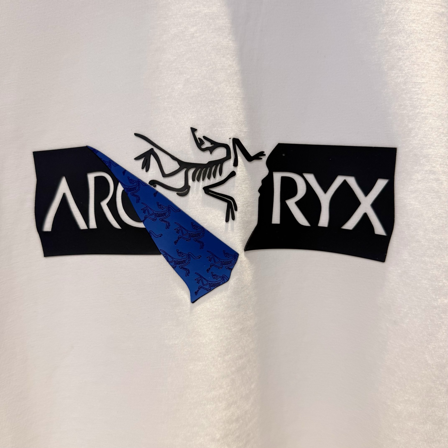 鸟 2026夏季新款短袖 走秀款 今年最新最设计 非常洋气 独家定制原版面料 最新拼接图案设计 垂感超好