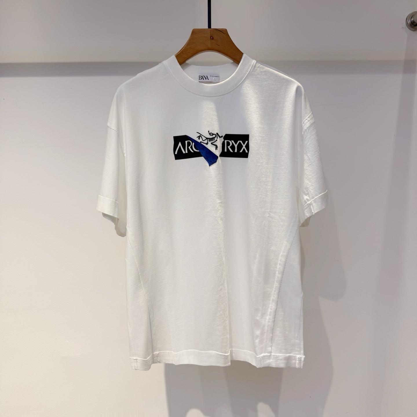 鸟 2026夏季新款短袖 走秀款 今年最新最设计 非常洋气 独家定制原版面料 最新拼接图案设计 垂感超好