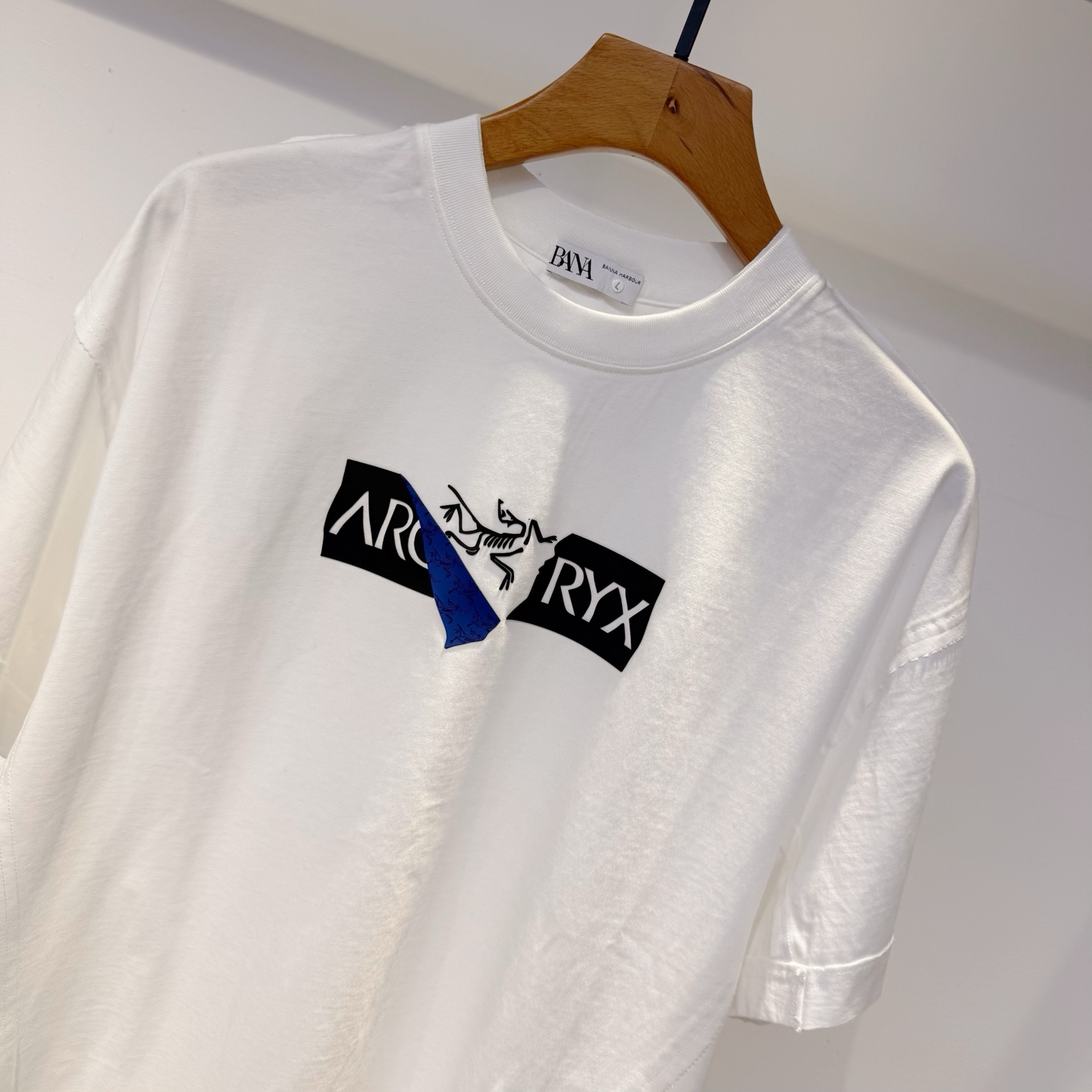 鸟 2026夏季新款短袖 走秀款 今年最新最设计 非常洋气 独家定制原版面料 最新拼接图案设计 垂感超好