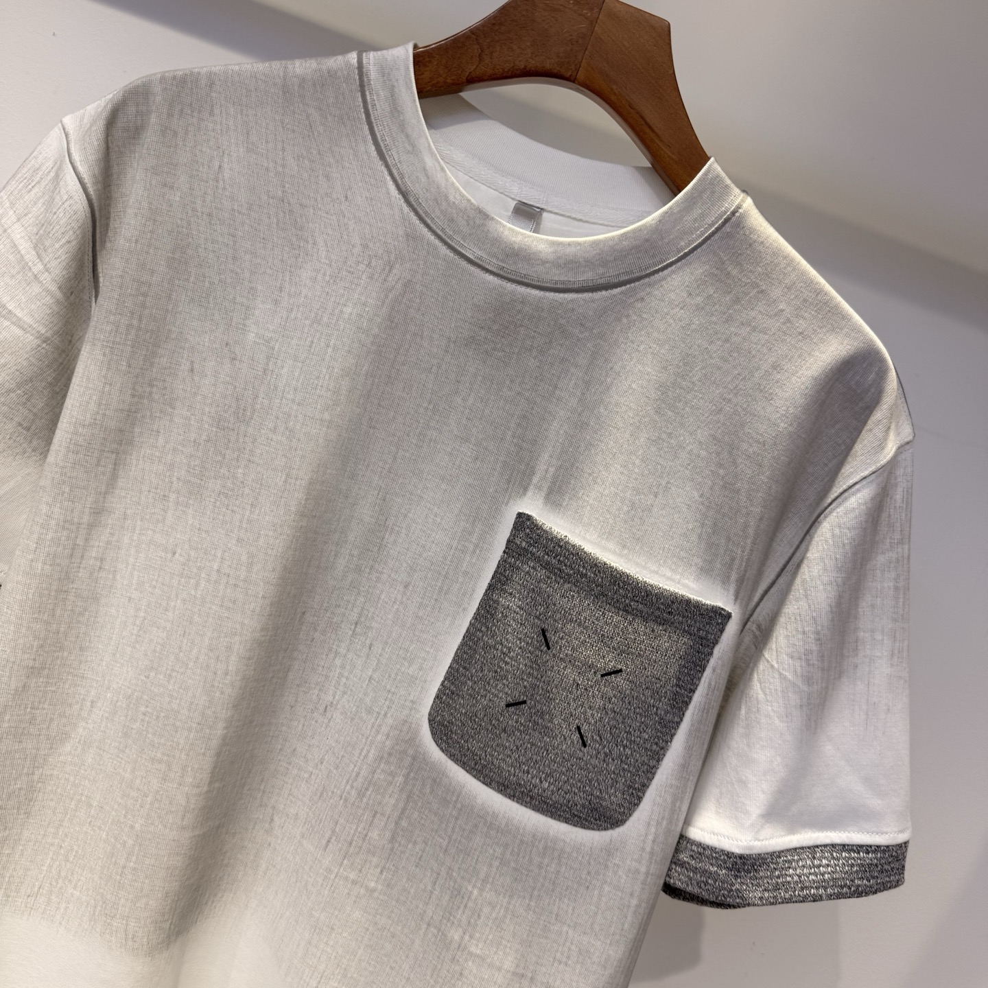 马j拉 2026夏季新款短袖 走秀款 今年最新最设计 非常洋气 独家定制原版面料 最新拼接针织口袋设计 