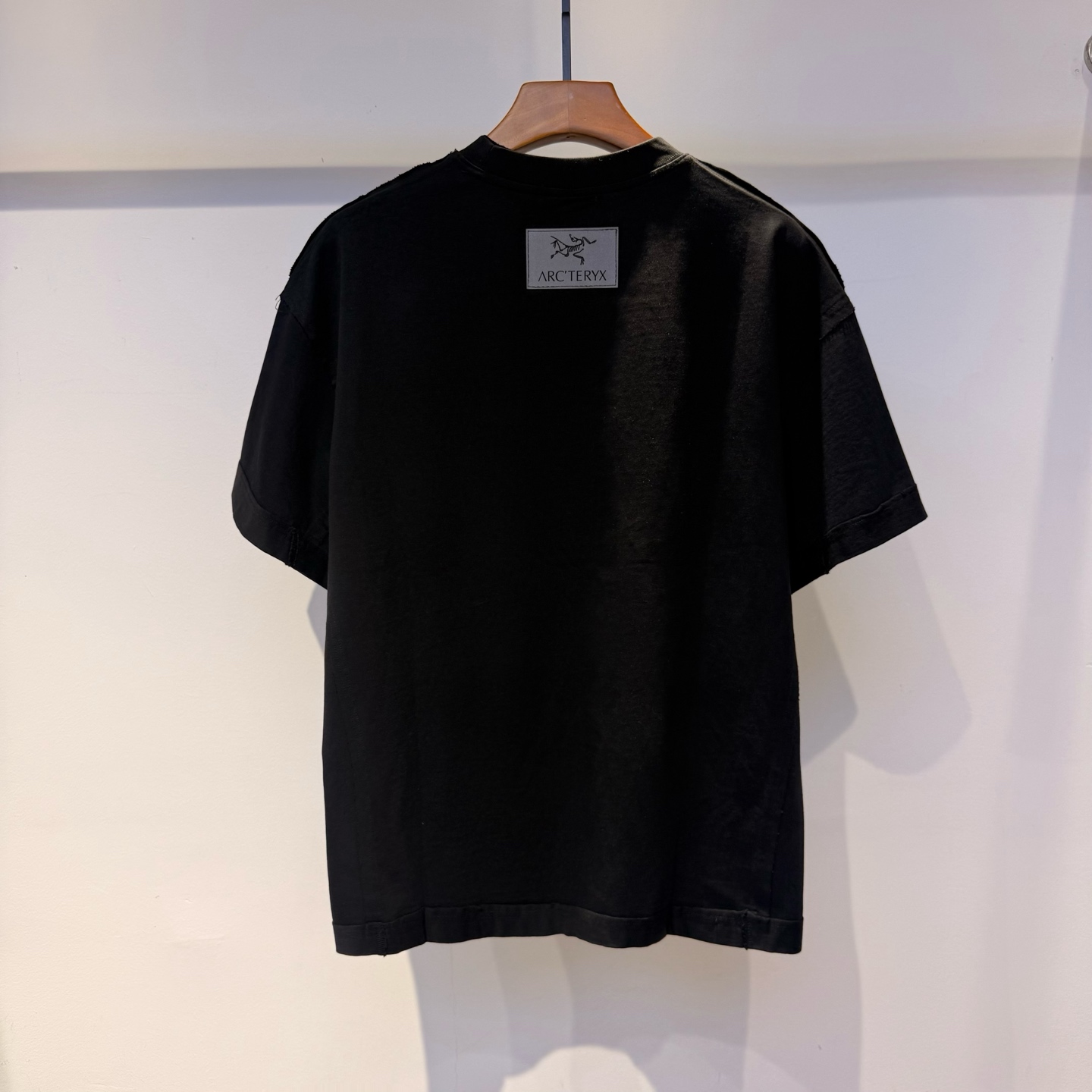 鸟 2026夏季新款短袖 走秀款 今年最新最设计 非常洋气 独家定制原版面料 最新拼接图案设计 垂感超好