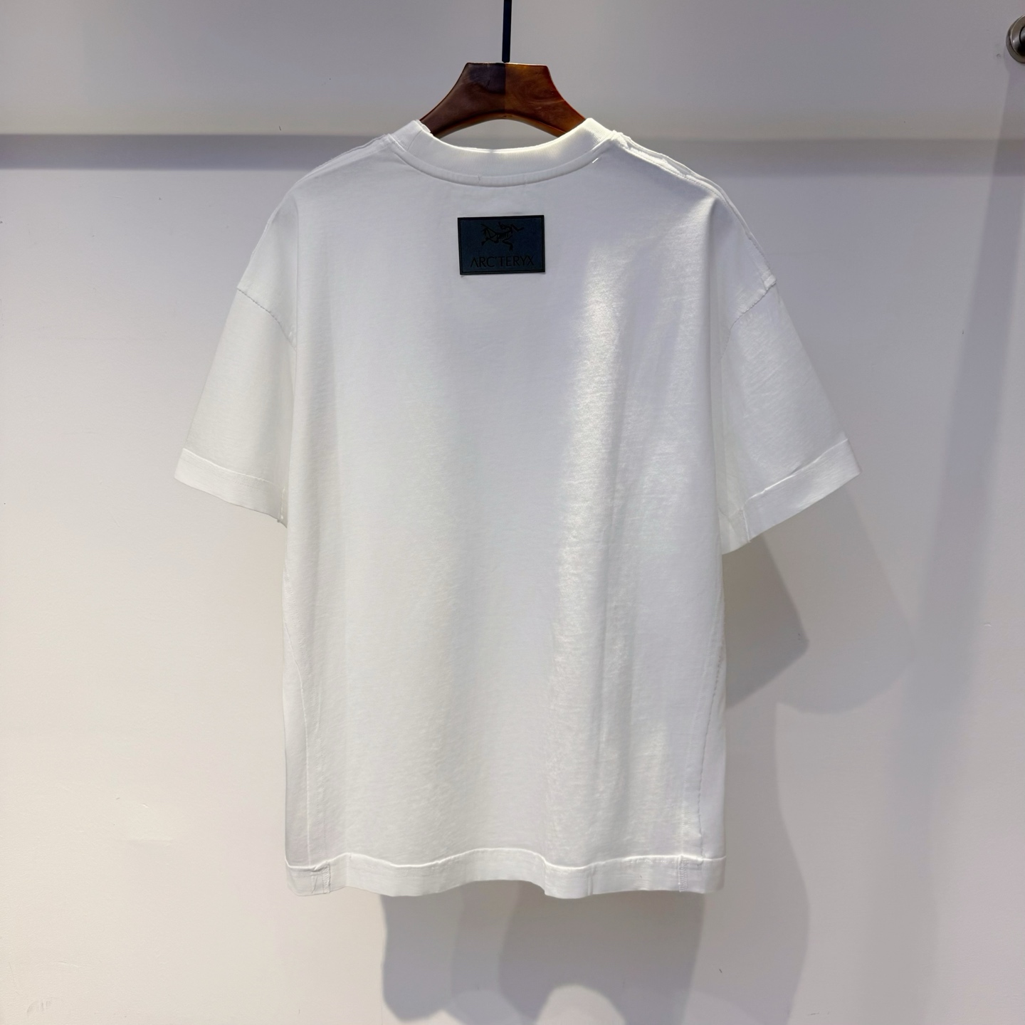 鸟 2026夏季新款短袖 走秀款 今年最新最设计 非常洋气 独家定制原版面料 最新拼接图案设计 垂感超好