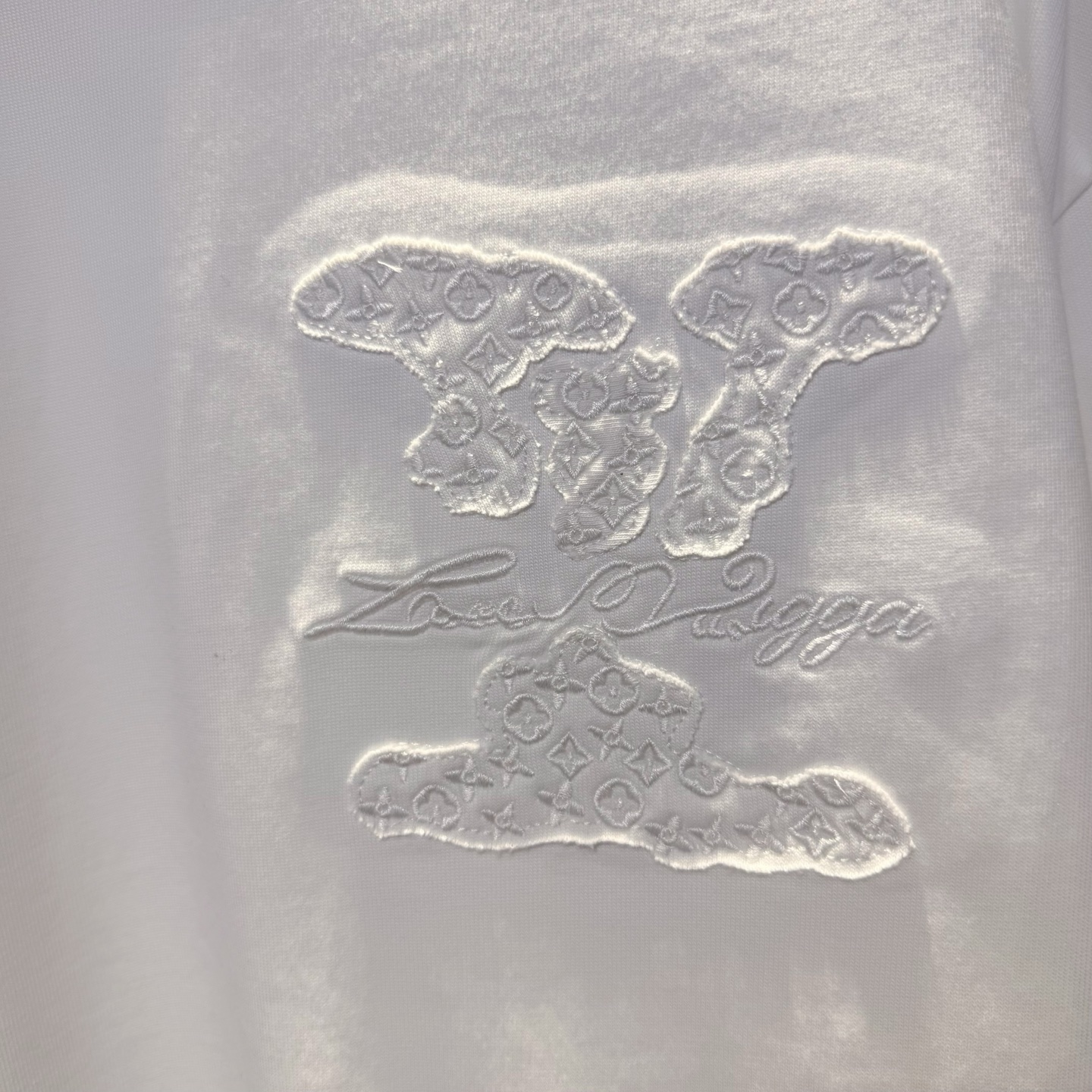 驴家 2026夏季新款短袖 走秀款 今年最新最设计 非常洋气 独家定制原版面料 最新图案搭配刺绣设计 垂