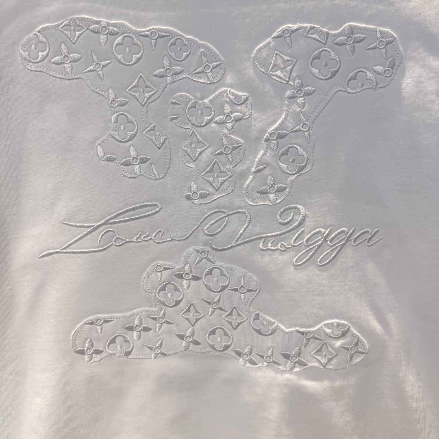 驴家 2026夏季新款短袖 走秀款 今年最新最设计 非常洋气 独家定制原版面料 最新图案搭配刺绣设计 垂