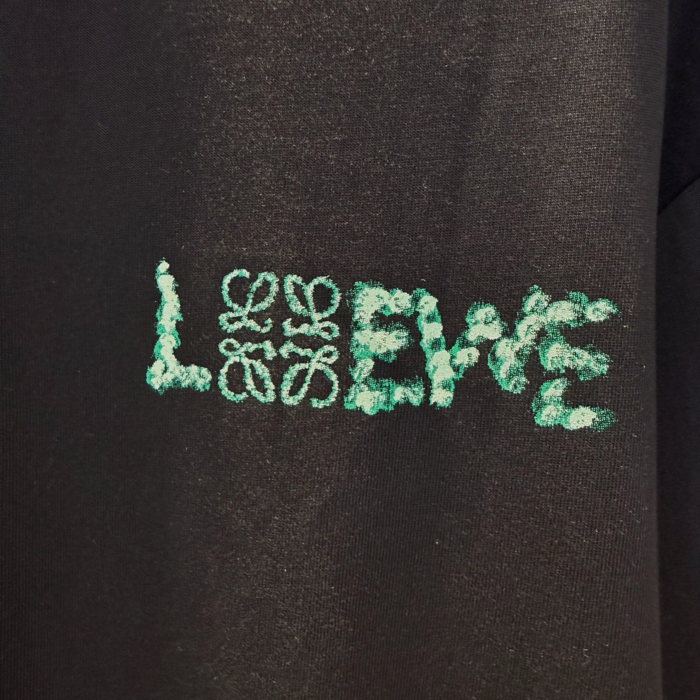 罗1威 2026夏季新款短袖 走秀款 今年最新最设计 非常洋气 独家定制原版面料 最新图案搭配涂鸦设计 