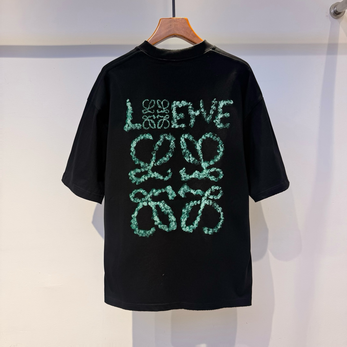 罗1威 2026夏季新款短袖 走秀款 今年最新最设计 非常洋气 独家定制原版面料 最新图案搭配涂鸦设计 